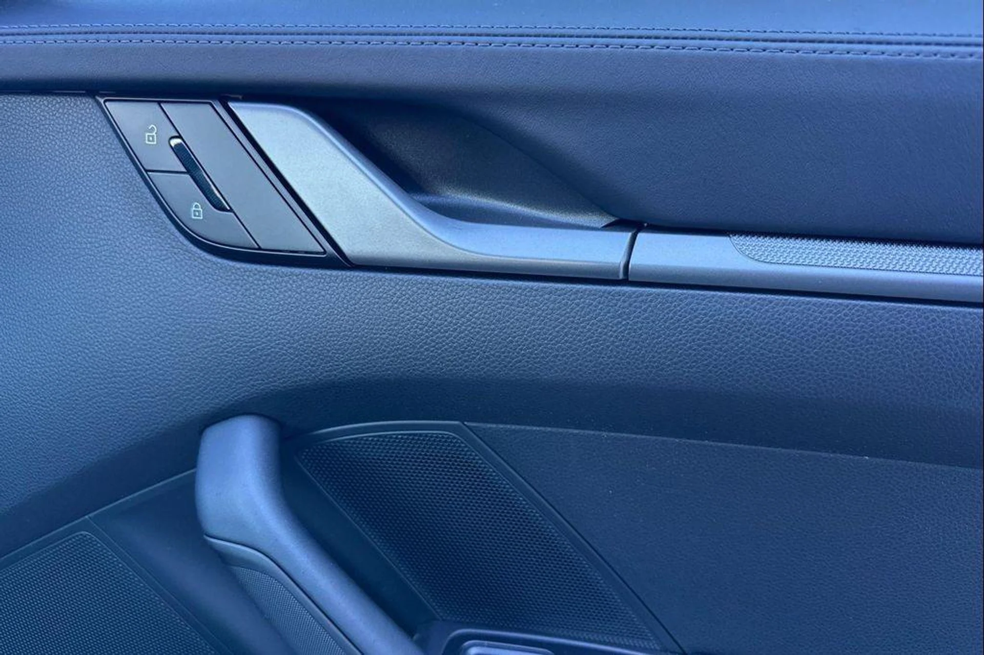 mph018_1160072871_Tf_H_Ek_Uve1_Mq_RG_Vq_N_Cg7t4pr_Jp_Y8_afa0a40585