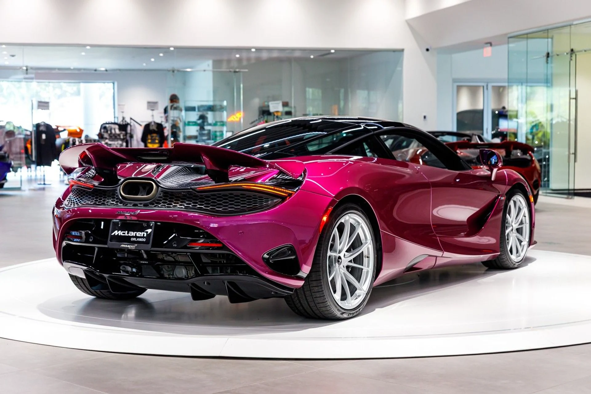 mph018_1161766047_676_p19_l_14f3c706a0