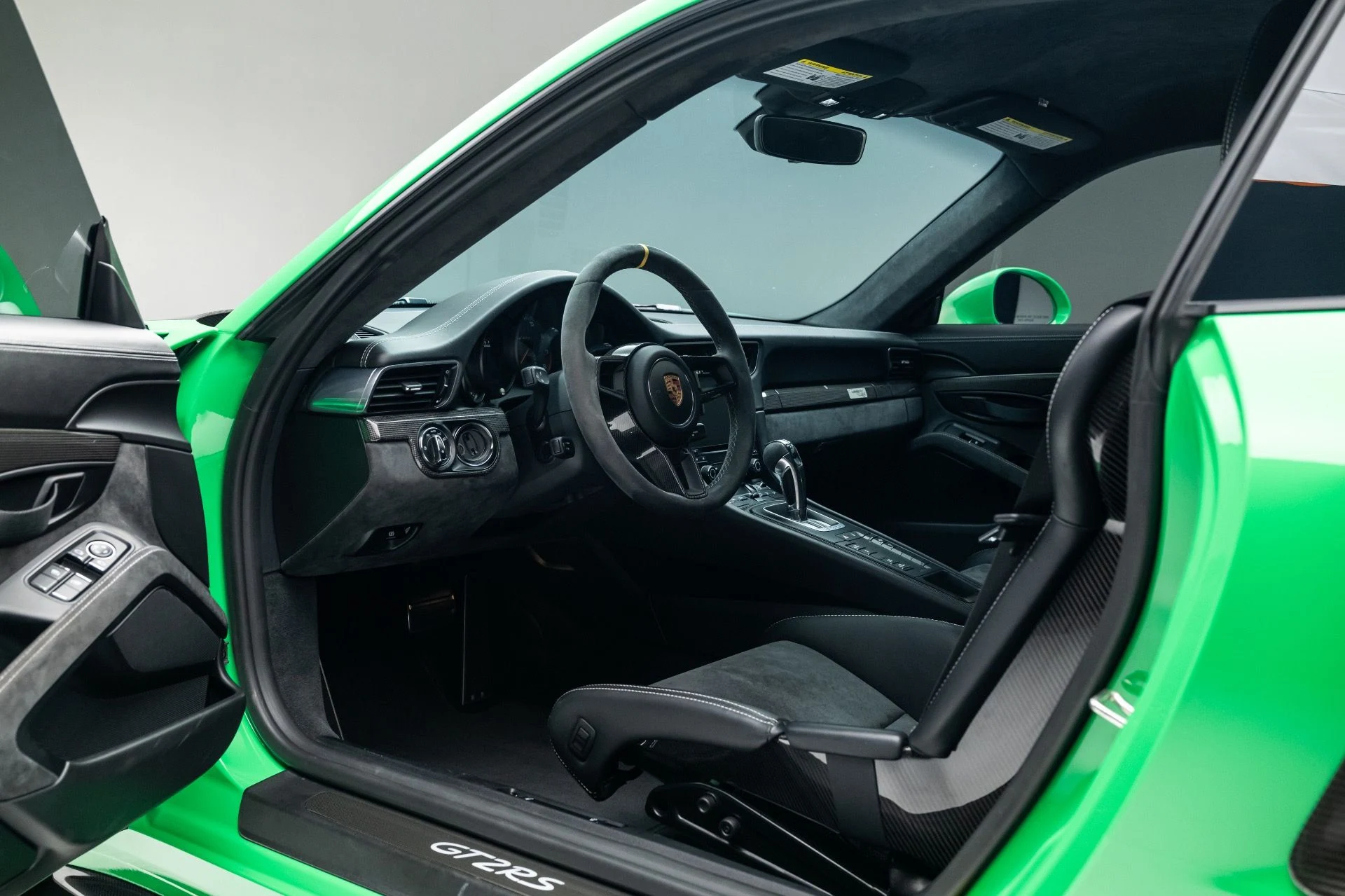 mph018_1167244664_12045_p19_l_657f740094