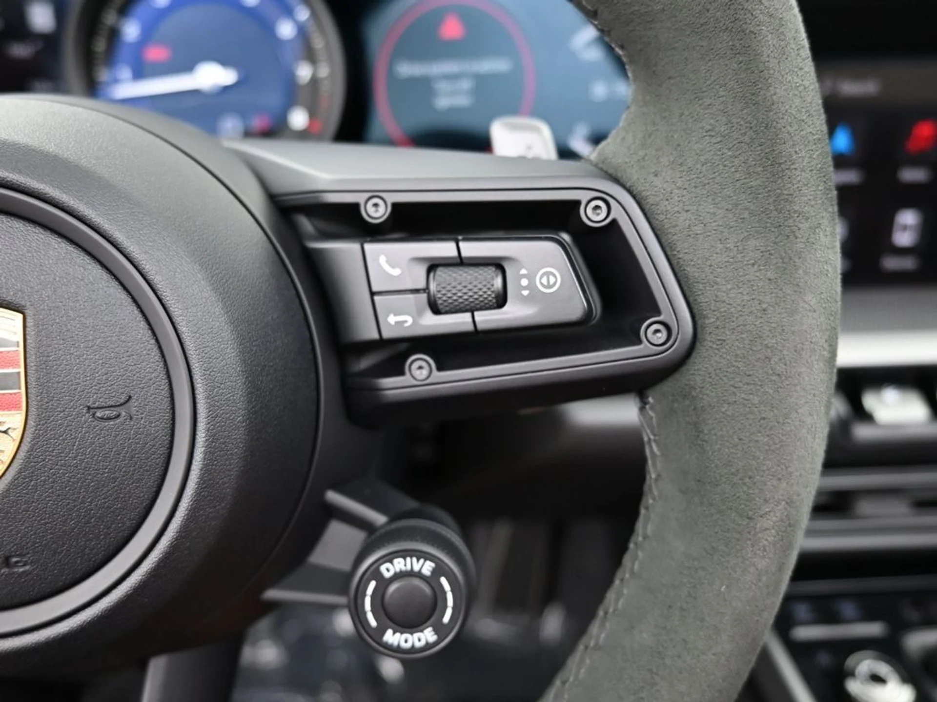 mph018_1169246782_fc3b792d26b9eeedf9a4c8447290a4e8_990be0735f