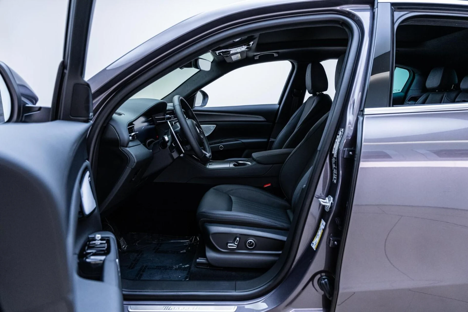 mph018_1176441488_Used_2024_Maserati_Grecale_GT_1761369407_a5d8a1358a