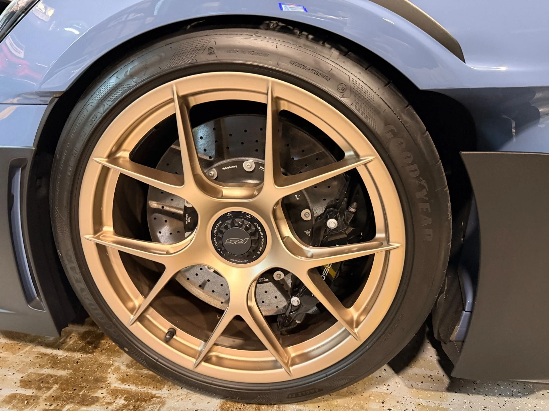 mph018_1176660780_Used_2024_Porsche_911_GT_3_RS_CXX_PTS_1767645911_1a75a07ee3