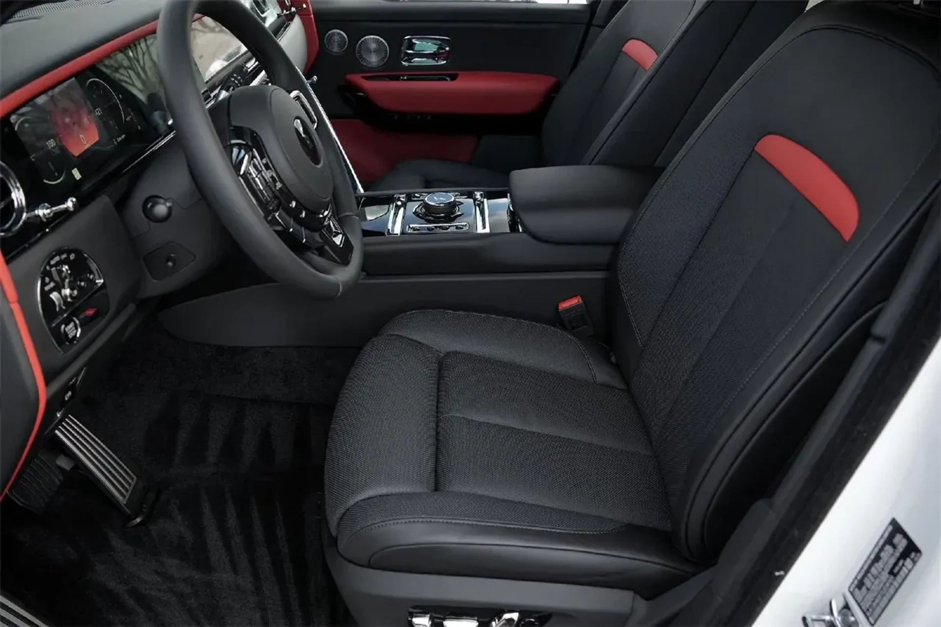 mph018_118288037_b609457fa4d54efa8e0a380892478829_95d2275425