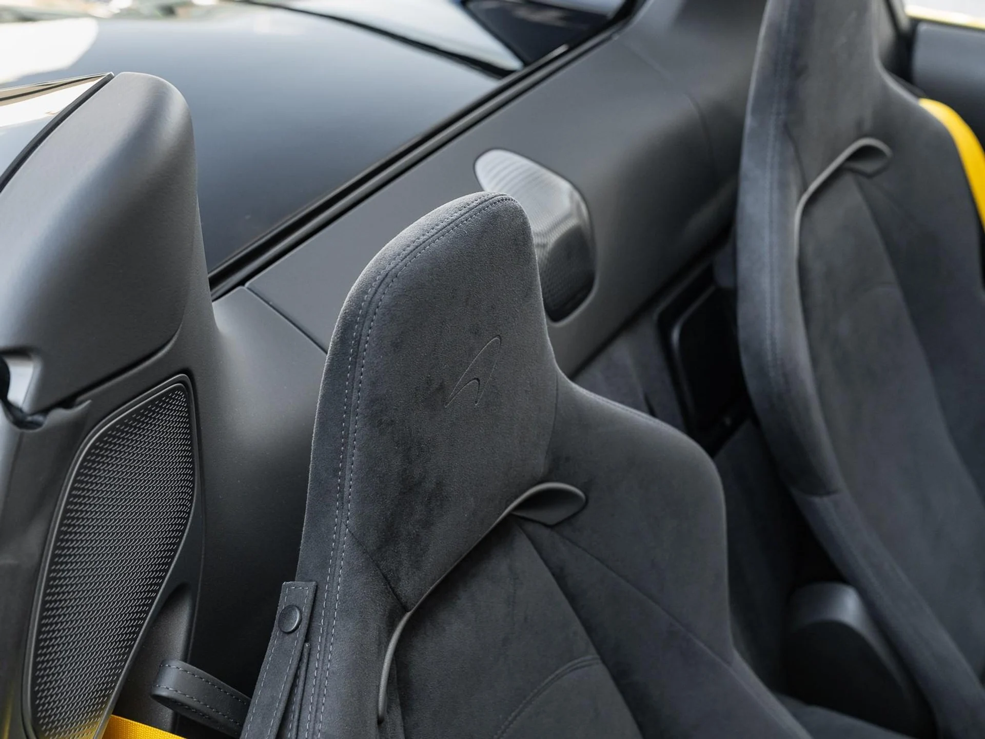 mph018_1187352734_Used_2025_Mc_Laren_Artura_Tech_Lux_1764082922_74705cf188