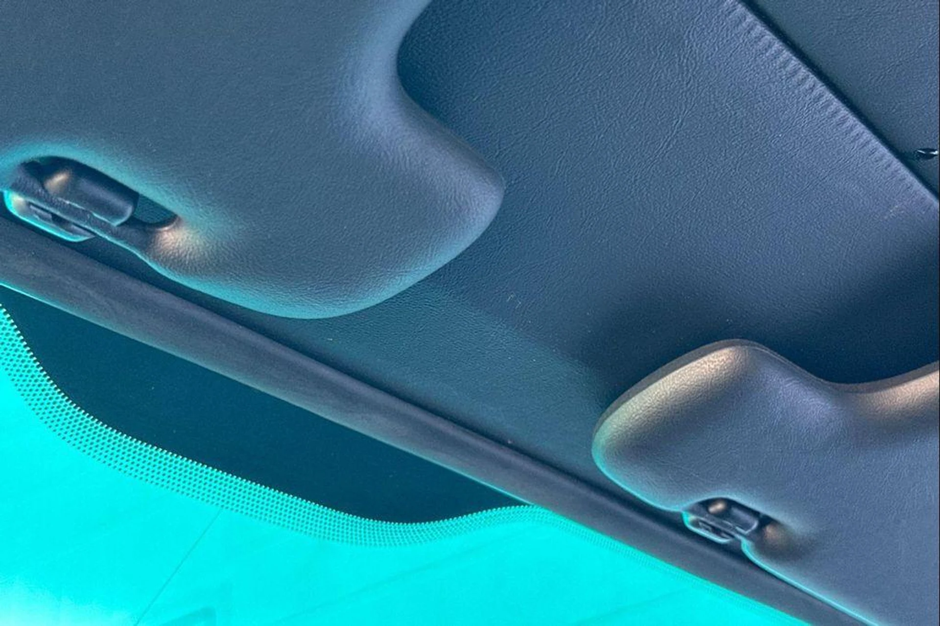 mph018_1190453566_a_R34s2ro_Gvqez_Ah8_Mr8249_OV_4i_Q_e1d5fff00c