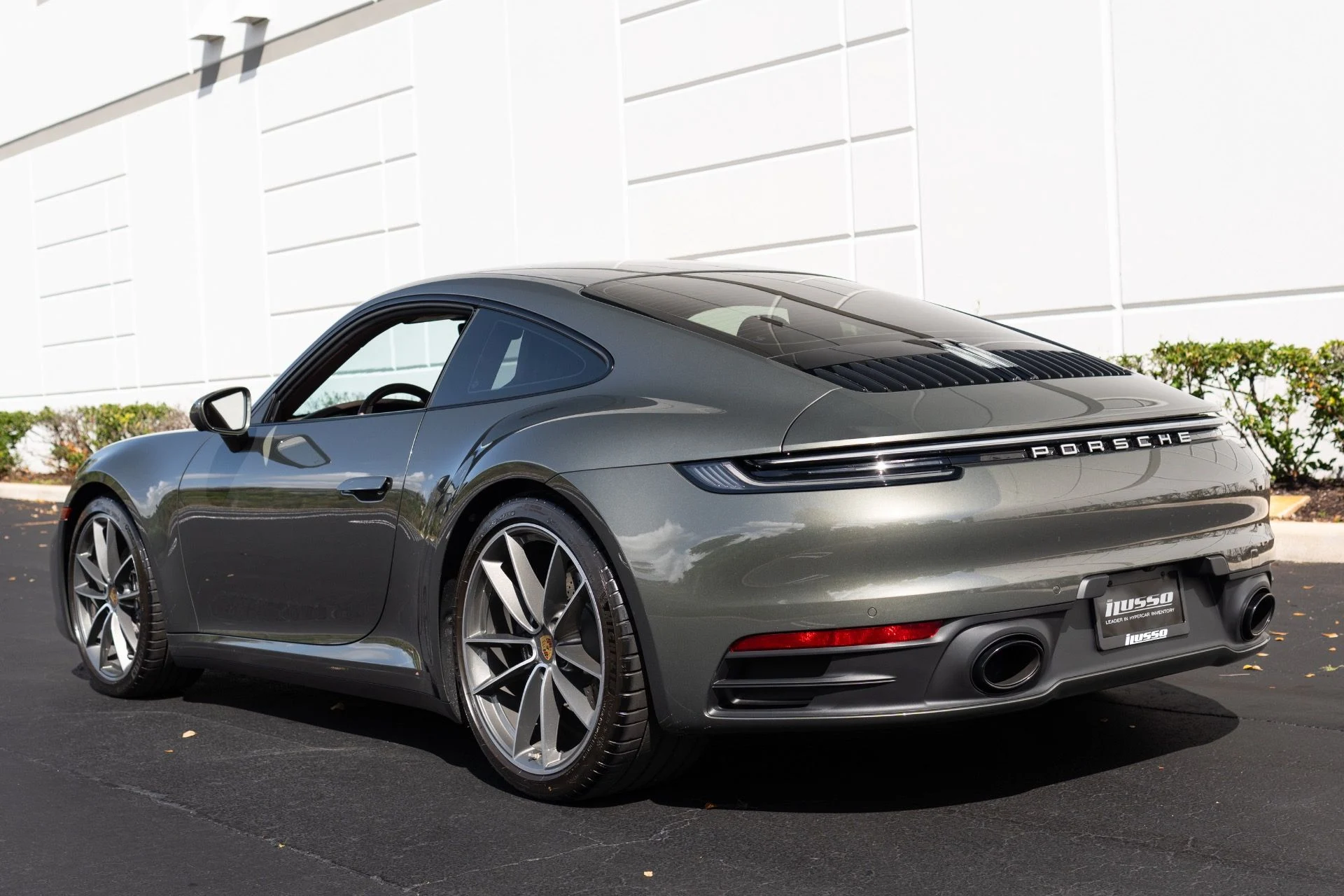 mph018_1195785802_Used_2024_Porsche_911_Carrera_1772817617_6f3e566bea