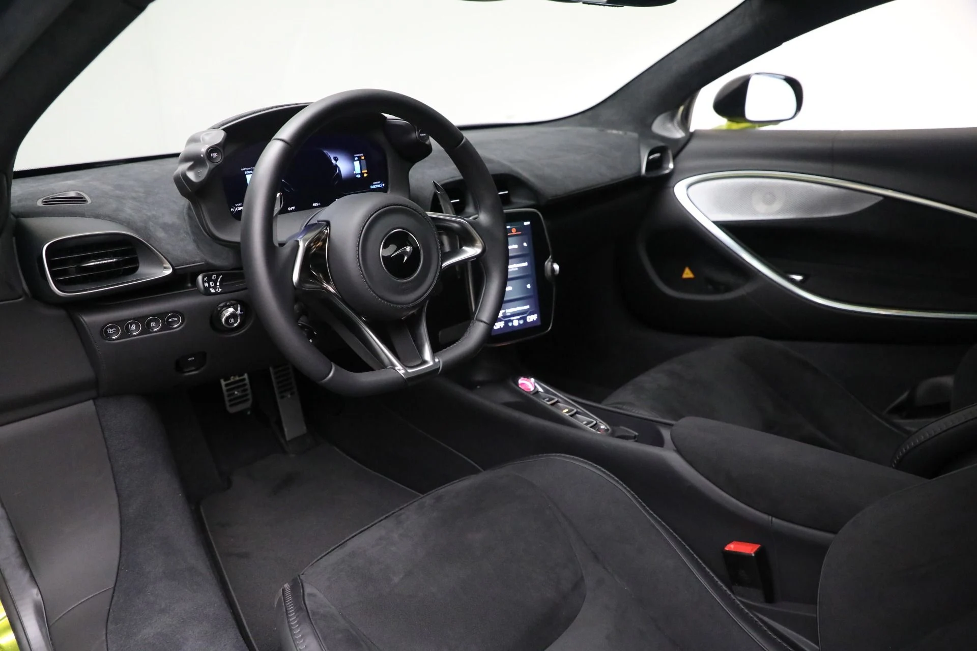 mph018_1203479993_Used_2024_Mc_Laren_Artura_Performance_714bbc4985