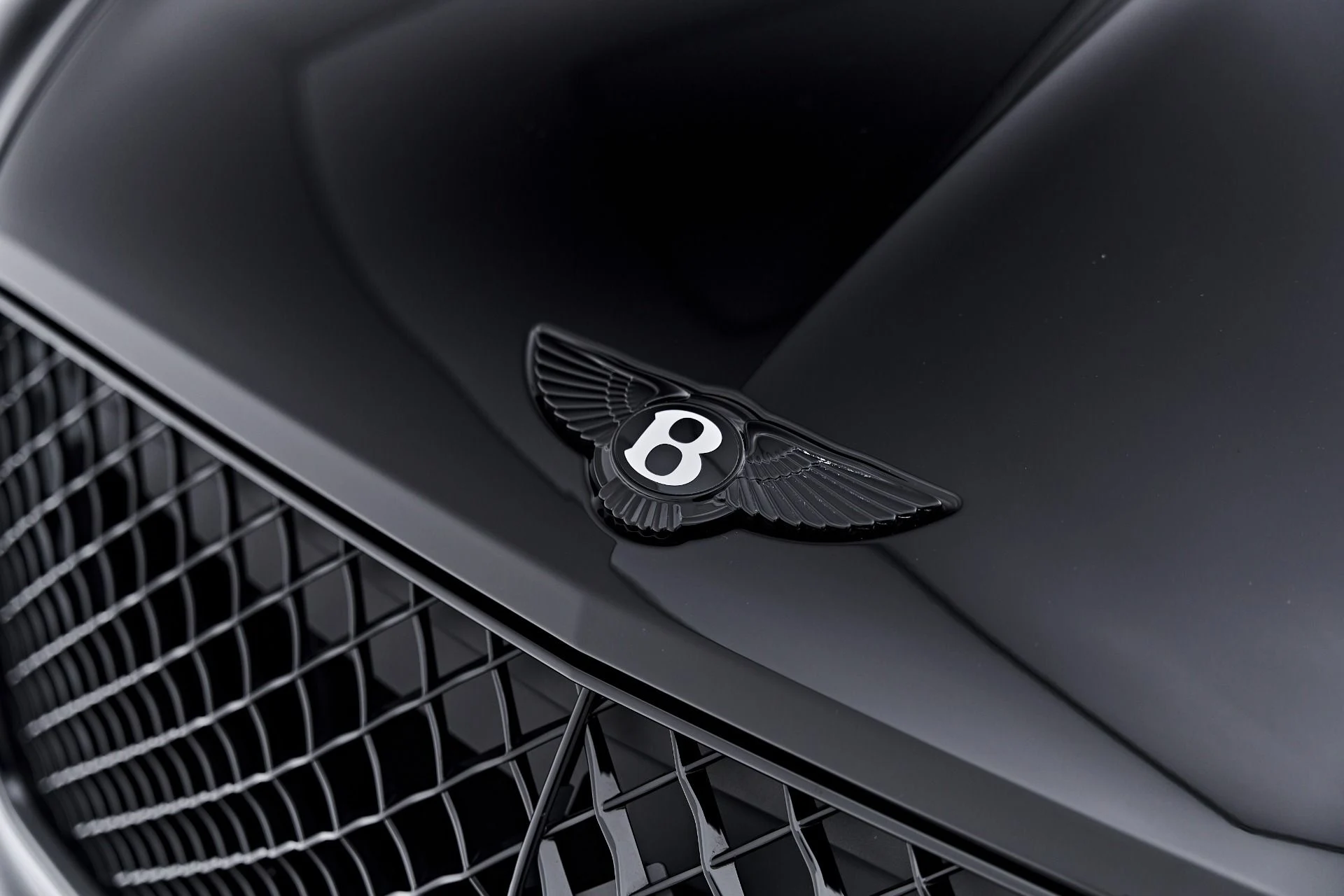 mph018_1206996212_Used_2025_Bentley_Bentayga_S_Black_Edition_1790644287_c652e397a4