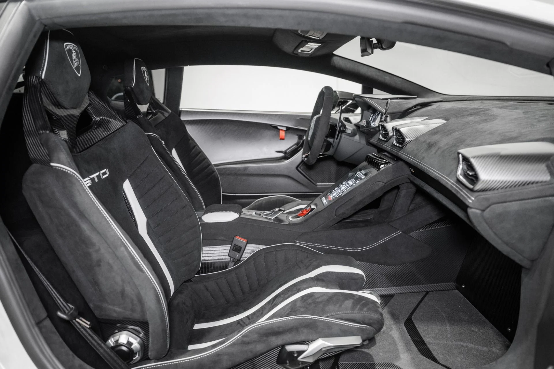 mph018_1234538521_Used_2023_Lamborghini_Huracan_STO_STO_1784326204_85fae4c055