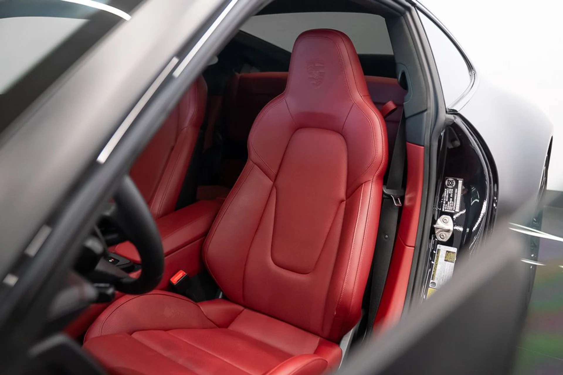 mph018_1235910017_porsche_911_2024_46df7e7fe0