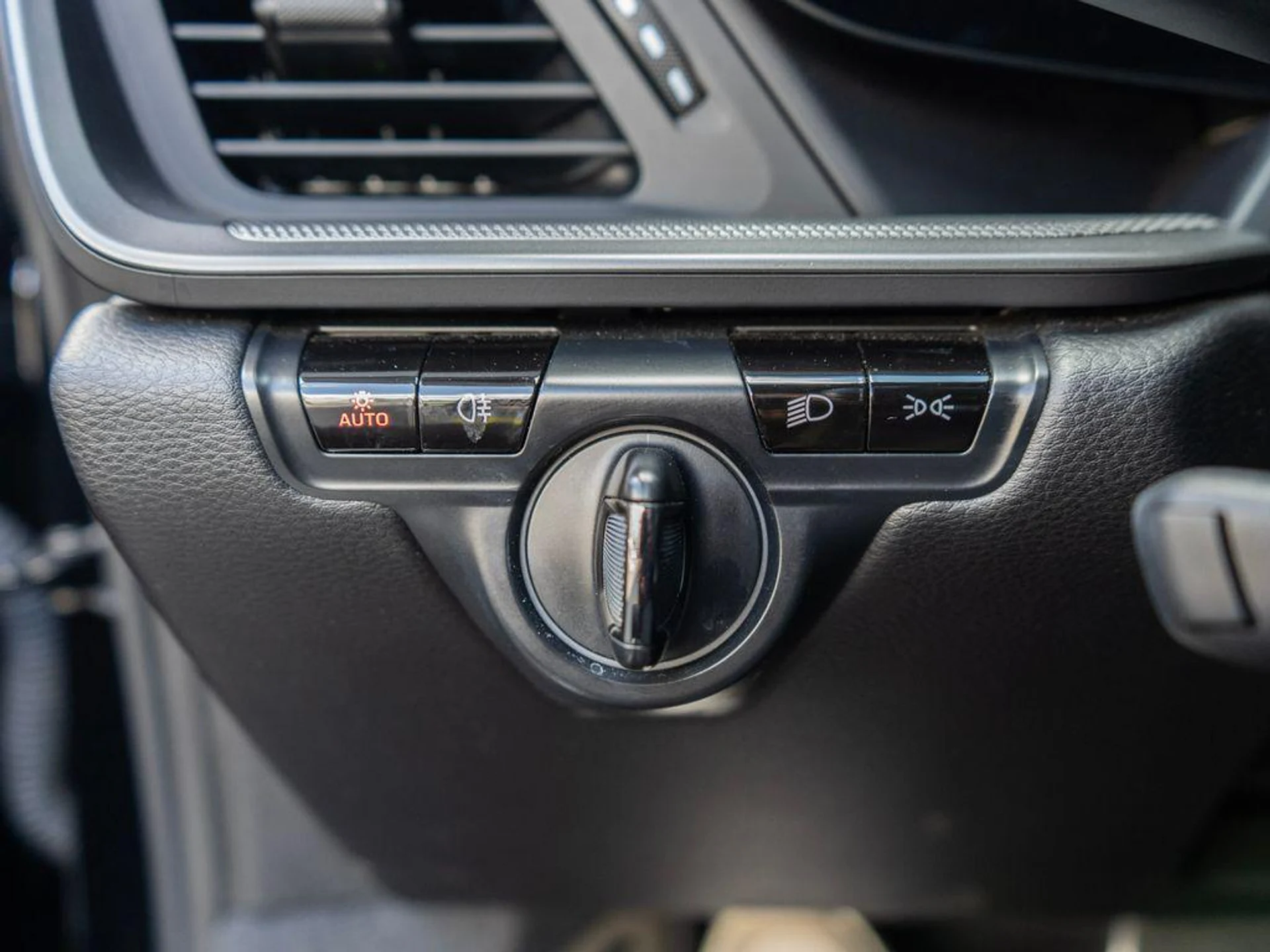 mph018_123661215_3_Cq_Bg7kncb5gw_NT_1_Yf_Yk9_Aokv_LQ_c3c8865a1b