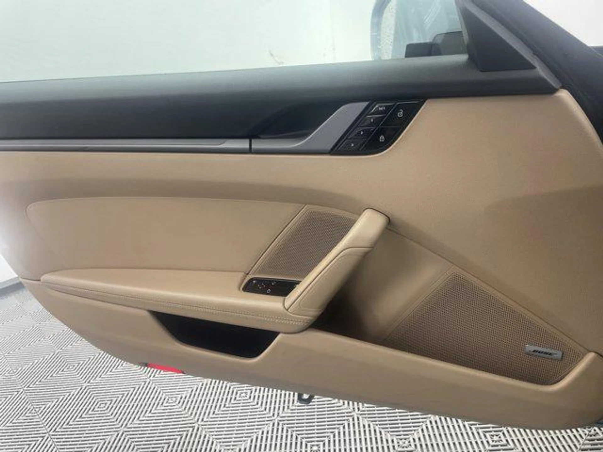 mph018_1239341189_d_C_Yblu_YL_5r_Qqw_A_Qebt5_S4_P2gjrg_db114f9124