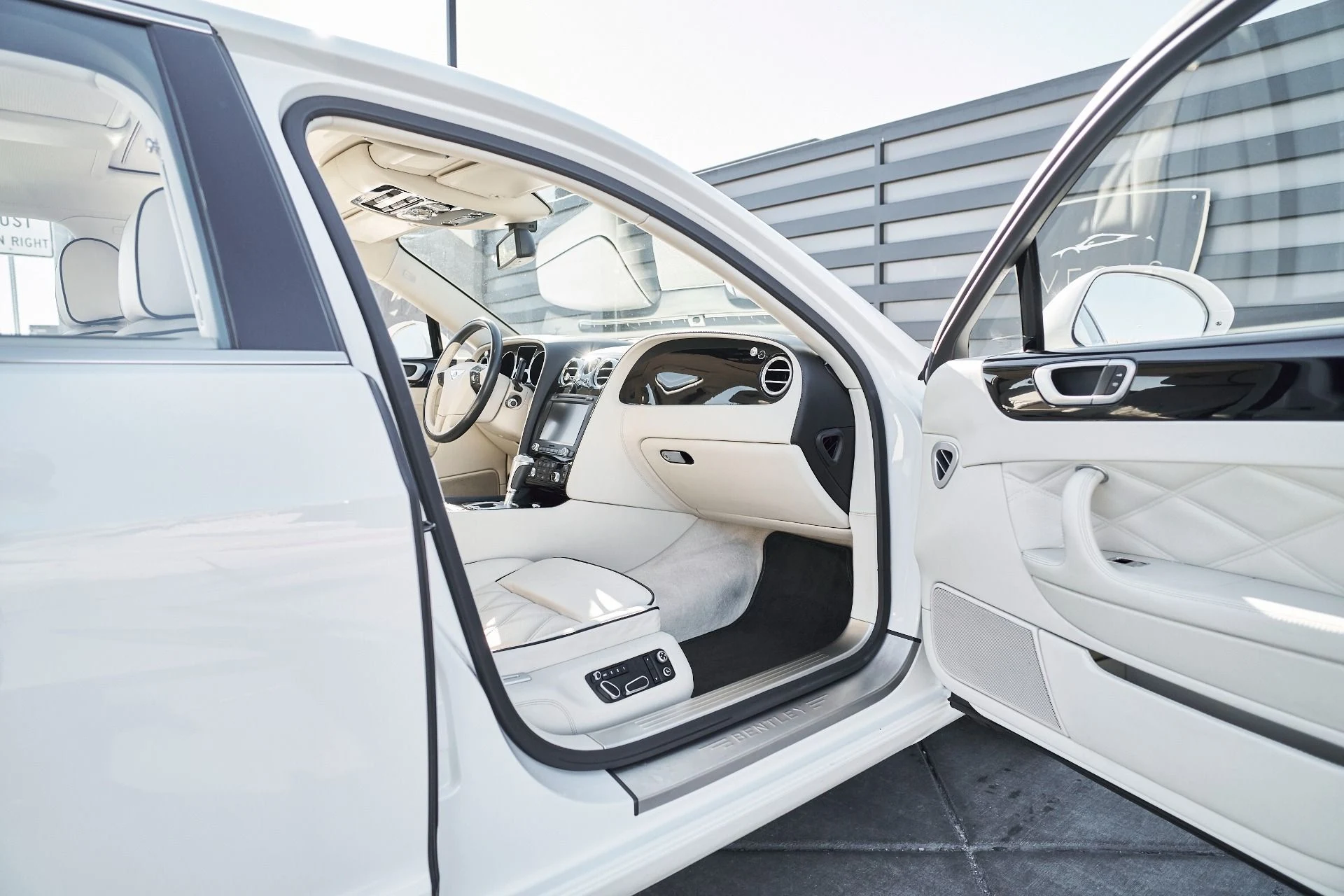 mph018_1240652613_Used_2012_Bentley_Continental_Flying_Spur_1765853745_8533d9d983