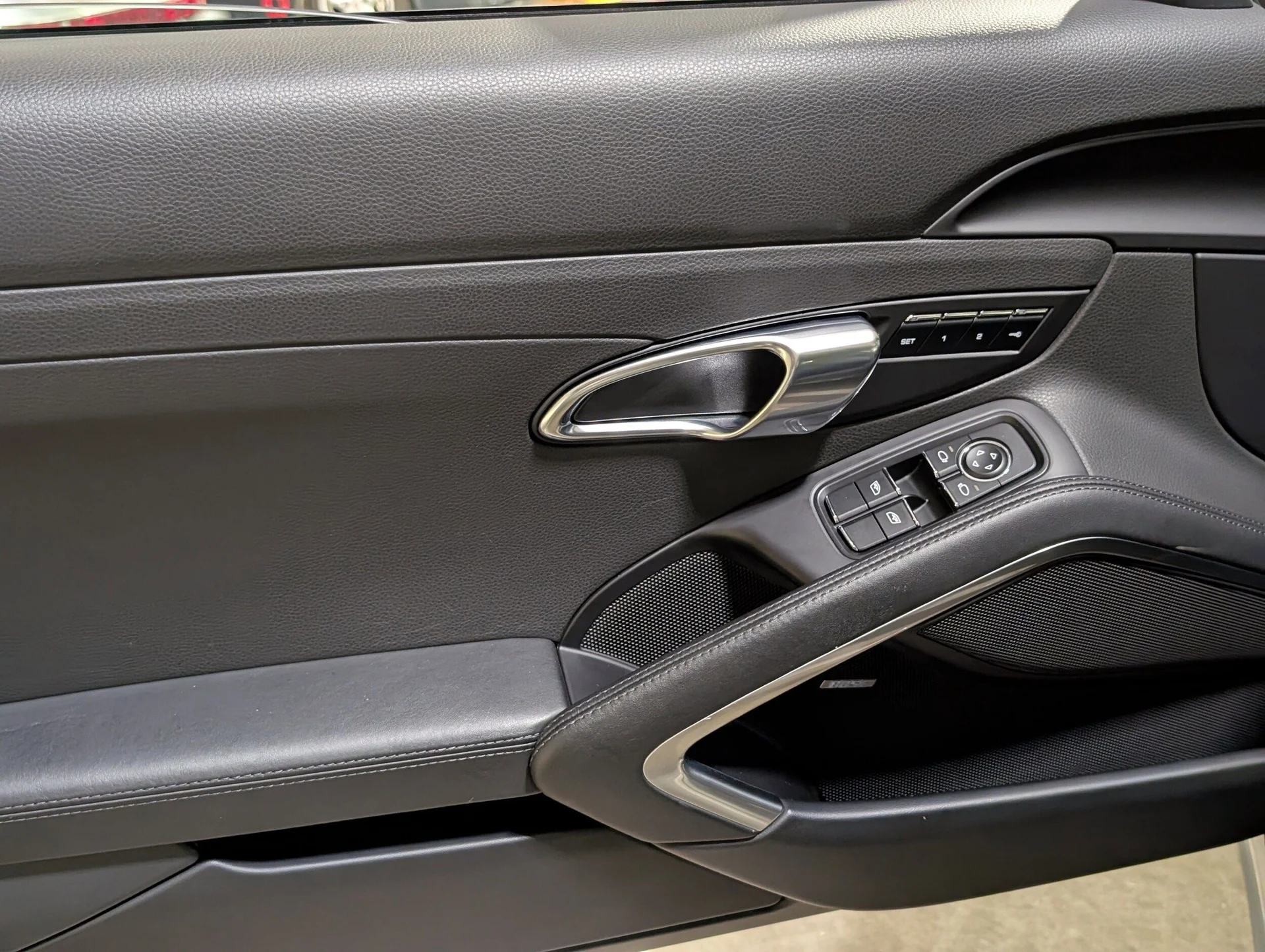 mph018_1240923680_fba422e76d9668d074b51422a2b28369x_40d5f5a0b5