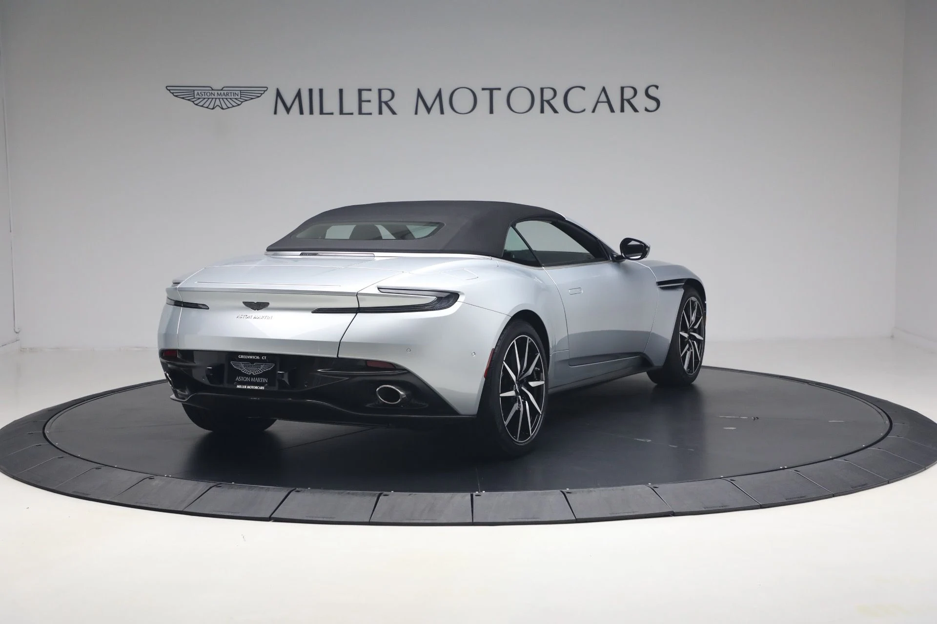 mph018_1244100512_Used_2019_Aston_Martin_DB_11_Volante_1781362219_413779f6e6
