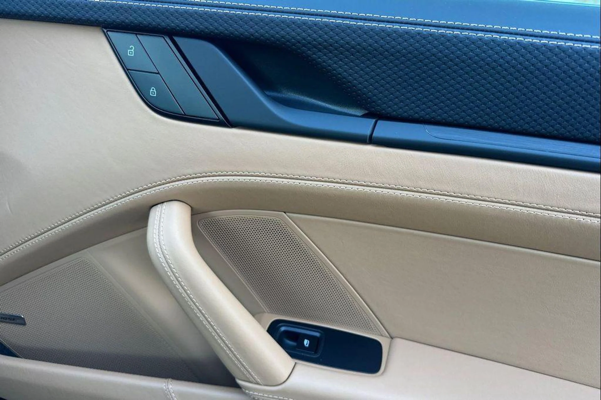 mph018_1253080406_f_Mh_E_Rw_Q4jfv_FHZH_Vlmeq_I_Ml1_B_Gw_6298da98d8