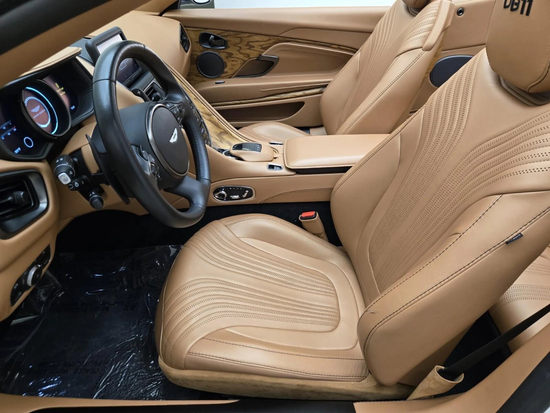 mph018_1256579168_Used_2021_Aston_Martin_DB_11_Volante_1754376700_682c5b1a0d
