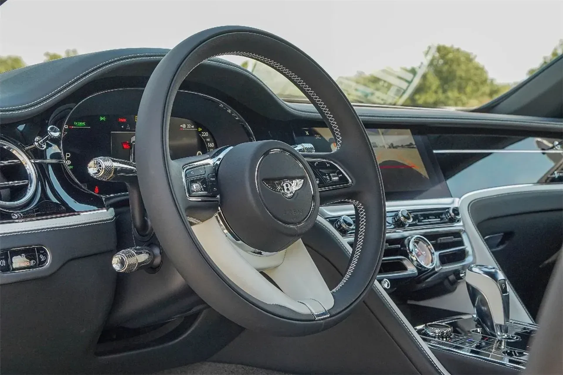 mph018_1256833313_ebb350fa076e45fa84e1f62057aa9d49_44ad29858f