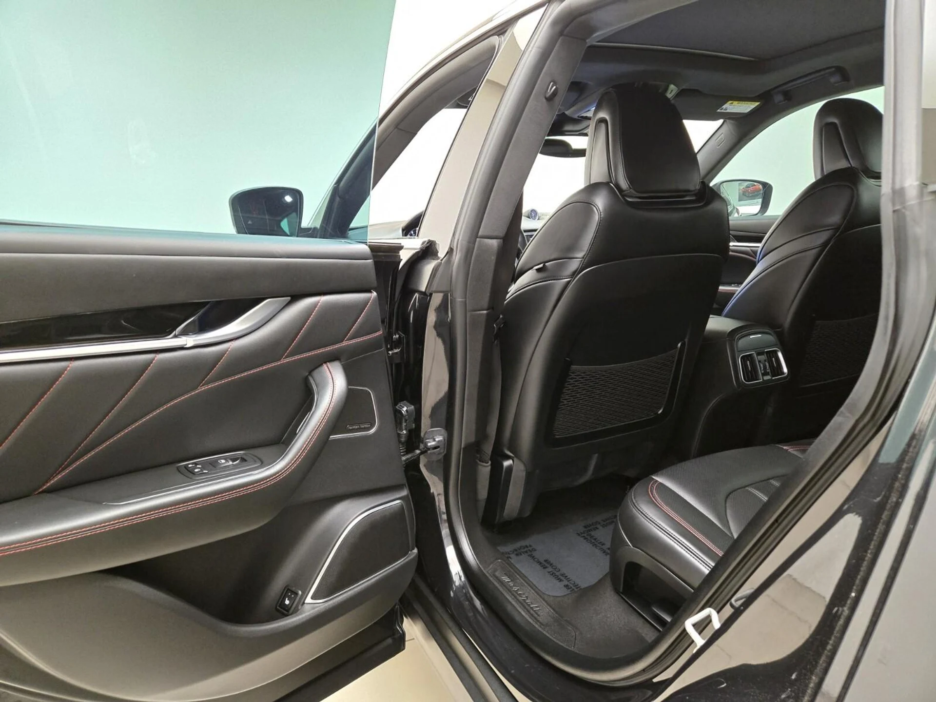 mph018_1257250938_Used_2024_Maserati_Levante_GT_1777354944_0c87183473