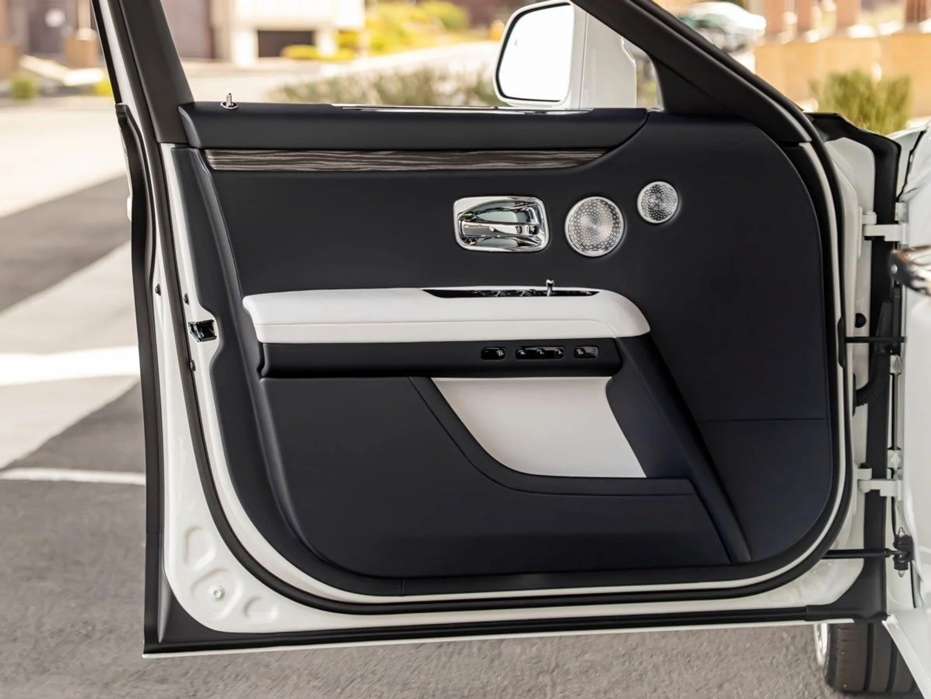 mph018_1272172818_19_a350881644