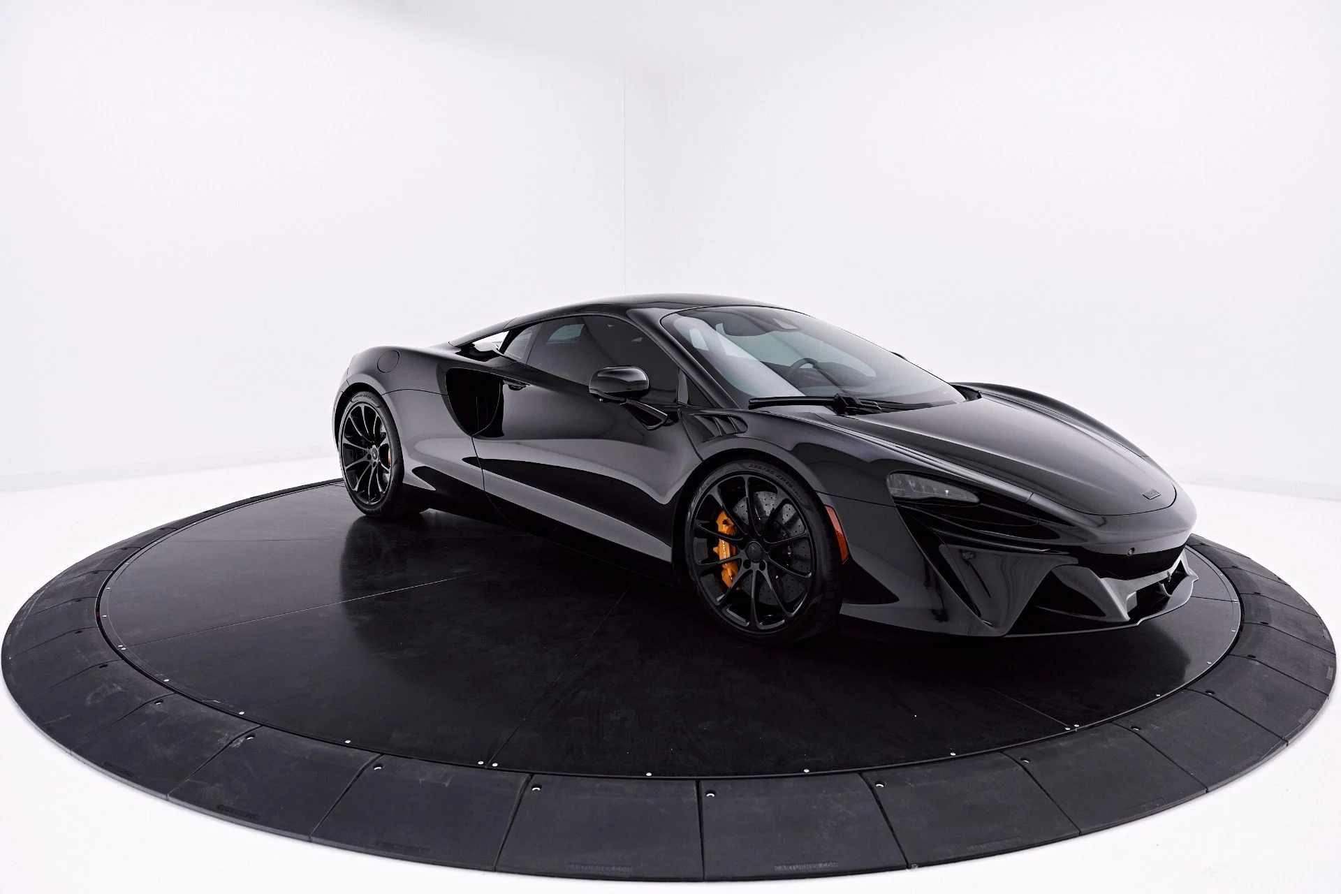mph018_1277045212_Used_2026_Mc_Laren_Artura_Vision_1777507451_1a06fb4146