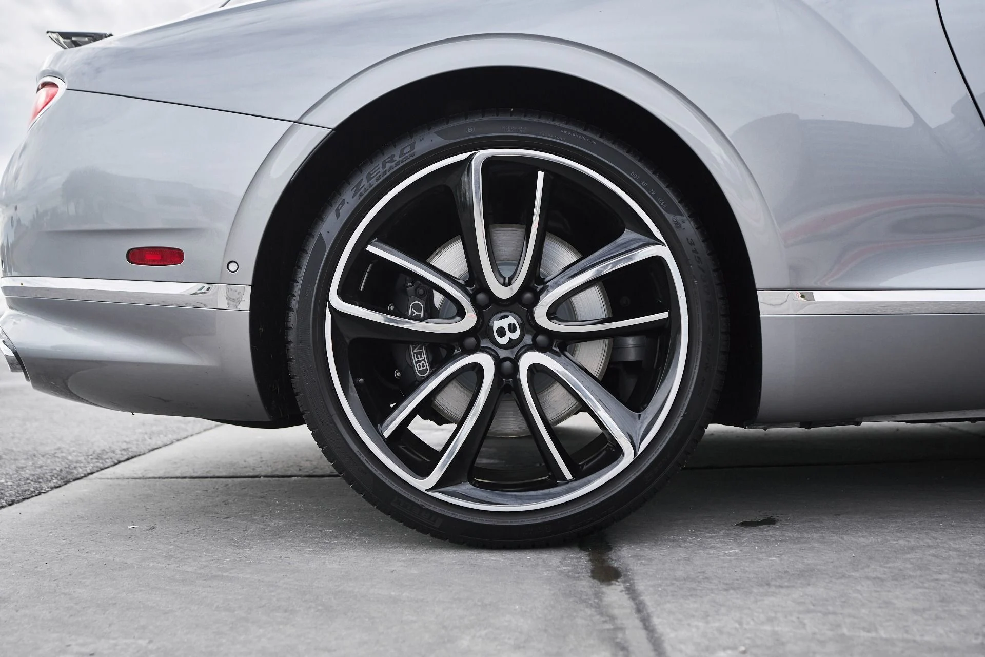 mph018_1280163355_Used_2021_Bentley_Continental_GT_V8_1764018687_ca2c617267