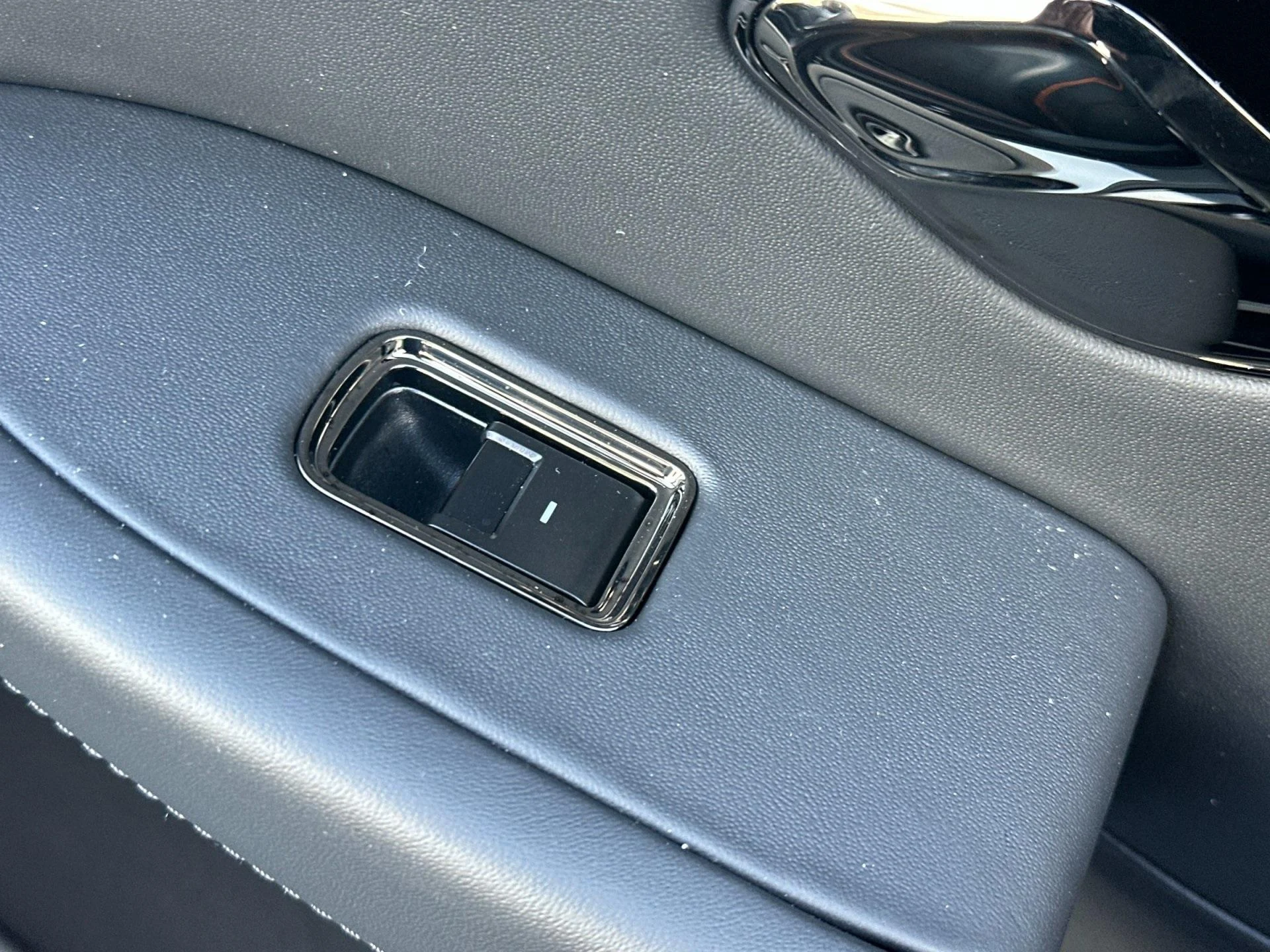 mph018_1286640718_New_2026_Bentley_Continental_GTC_1771602793_8d9e9b02b3