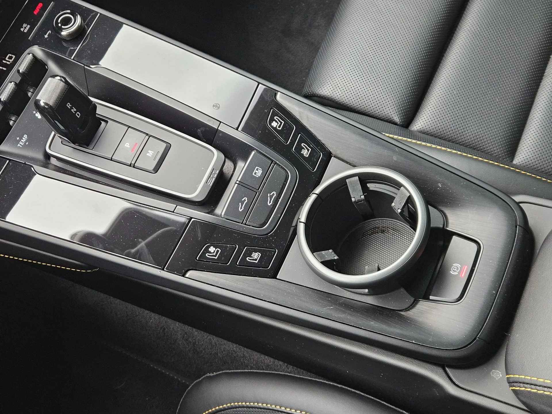 mph018_1286856025_3ace4cc0bc31d325fae0d15a083dfa22x_4cfa459156