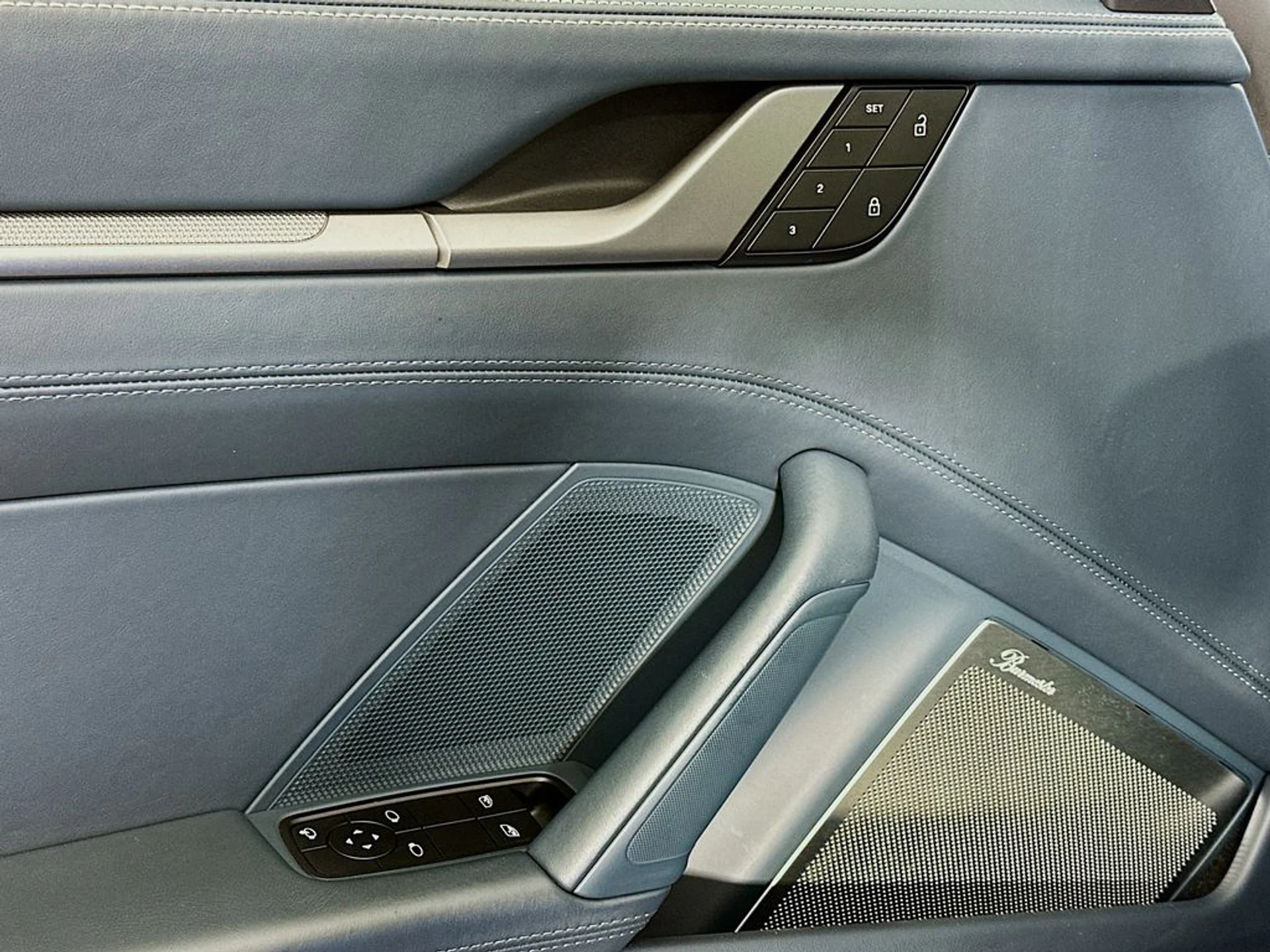 mph018_1290993888_f5f307630e59e9052d632d42cace7166x_221ec8ed19