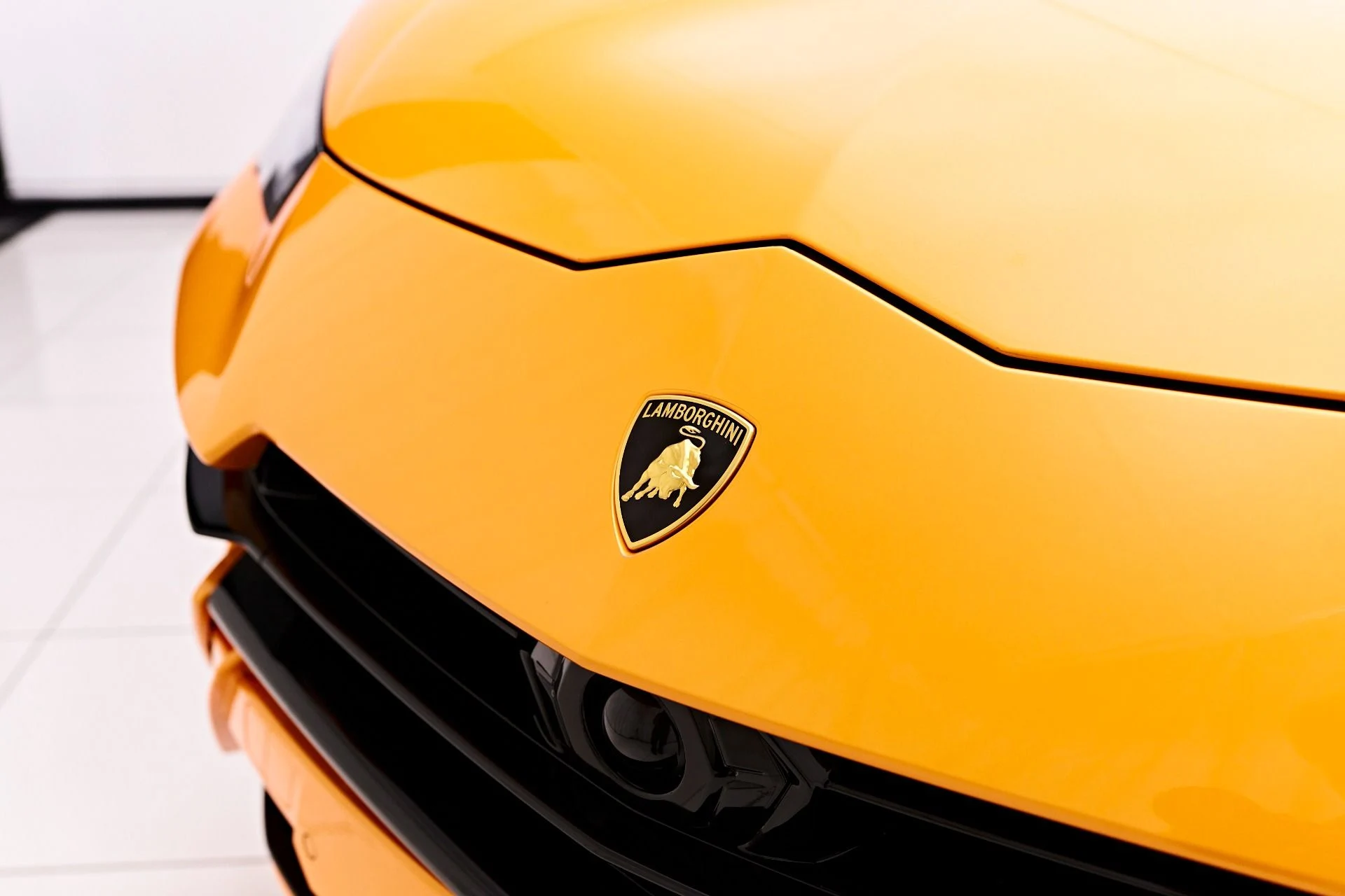 mph018_1297798844_Used_2023_Lamborghini_Urus_S_1747338722_f62ed67d65