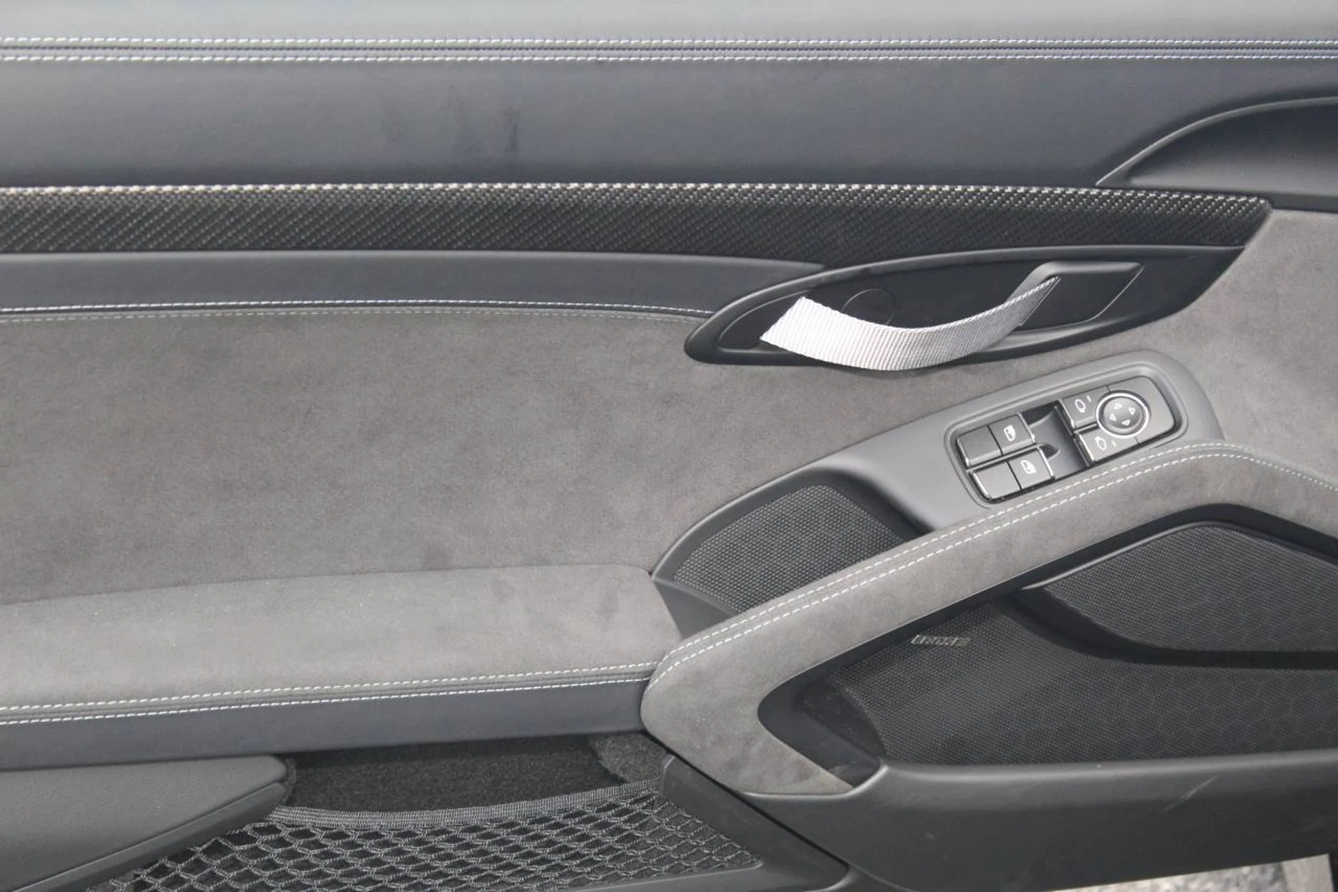 mph018_1298621980_9f5e8a5c7510d004b15b642e8980581fx_9832f25105