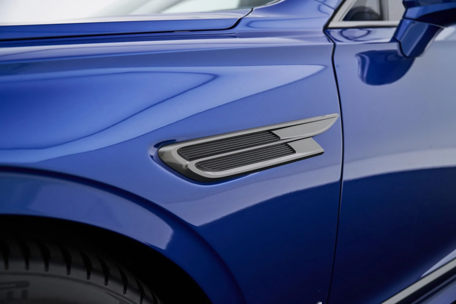 mph018_1299156199_Used_2025_Bentley_Flying_Spur_Speed_1792601151_7dceecdd6e