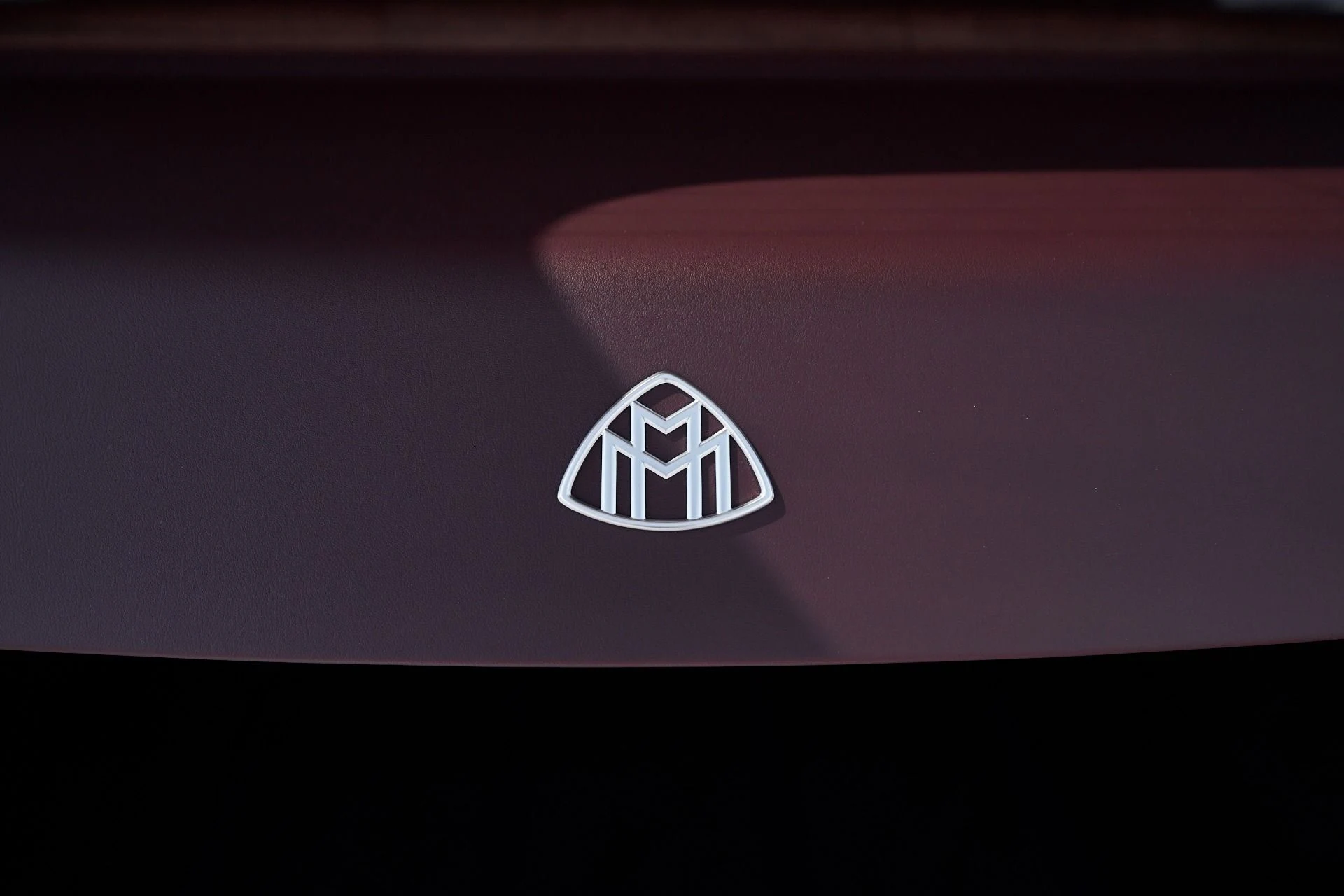 mph018_1300464657_Used_2025_Mercedes_Benz_GLS_Maybach_GLS_600_1759509785_b49859dbab
