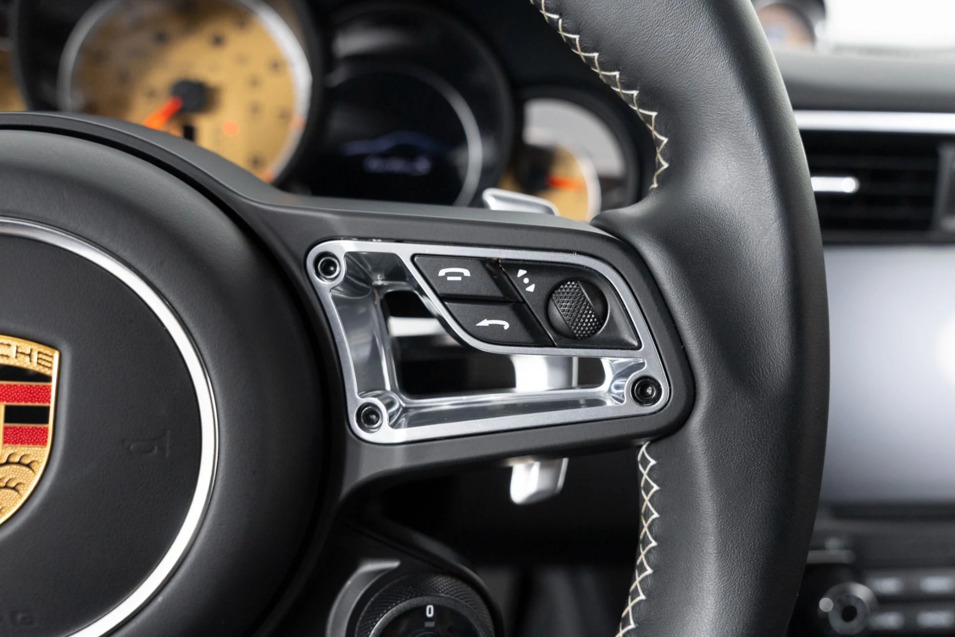 mph018_1309707644_Used_2019_Porsche_911_Turbo_S_1757958883_324eddc4cc