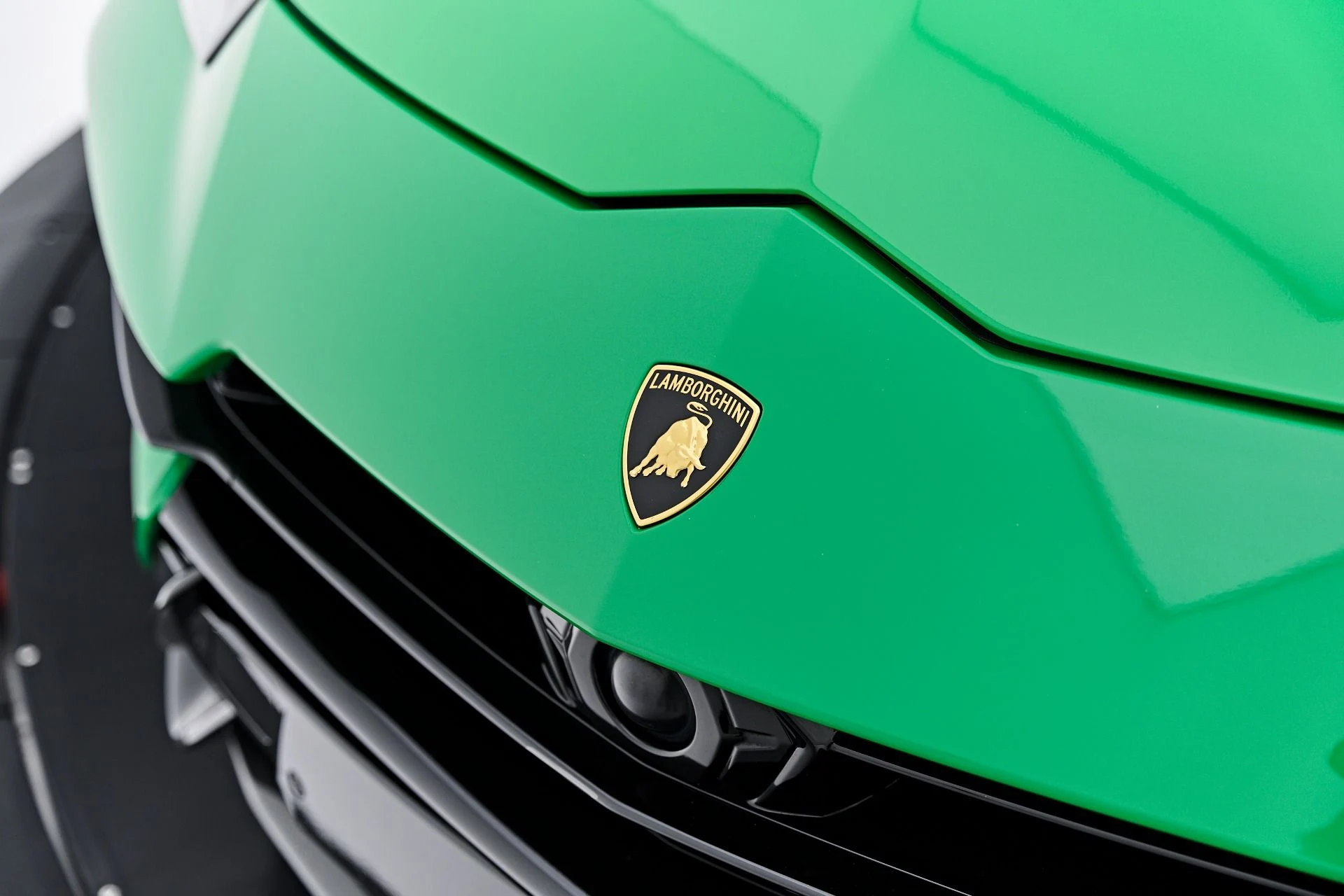 mph018_1312230766_Used_2023_Lamborghini_Urus_Performante_1788571126_64e39b48b9