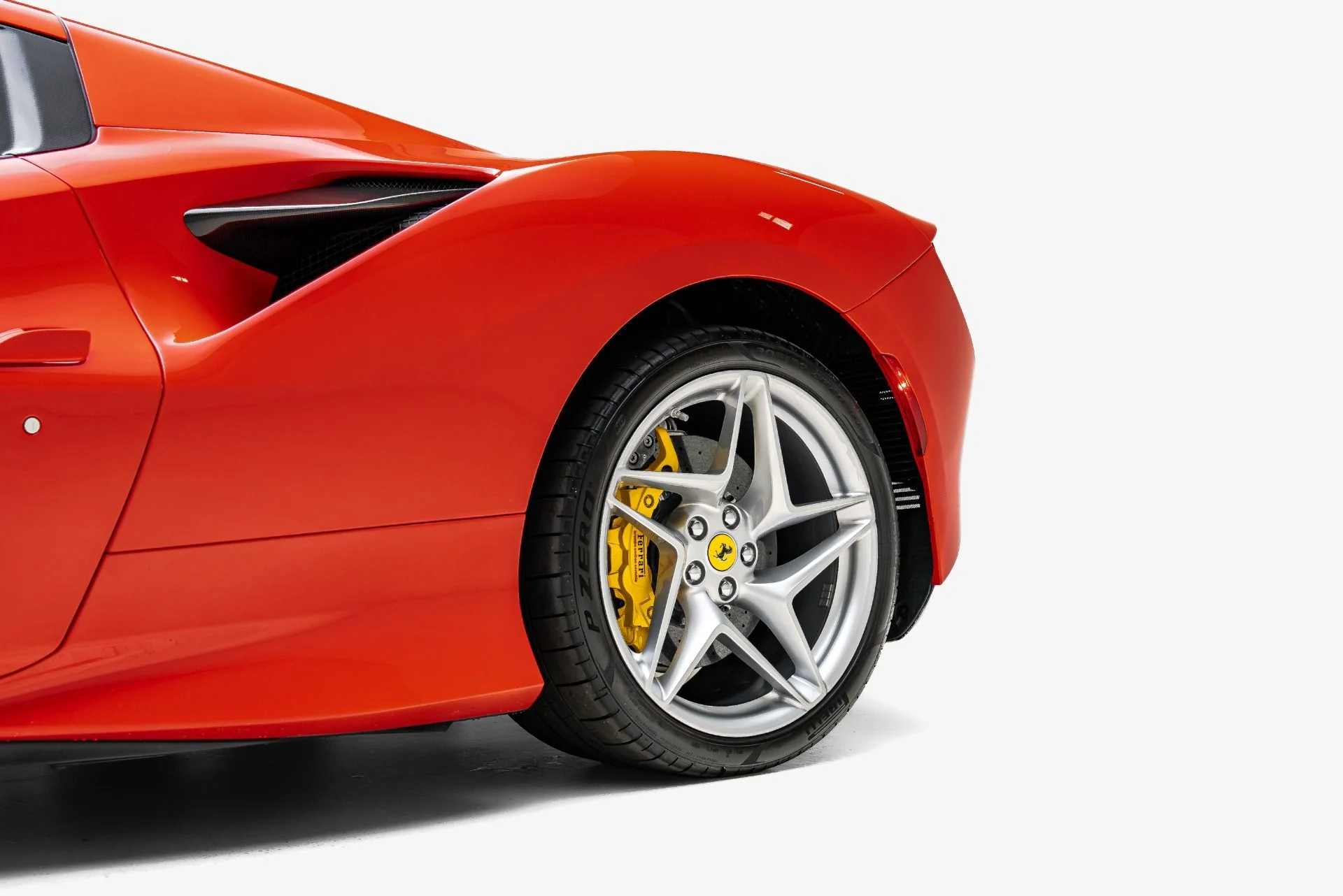 mph018_131300586_Used_2022_Ferrari_F8_Spider_1785267050_ac5a876345