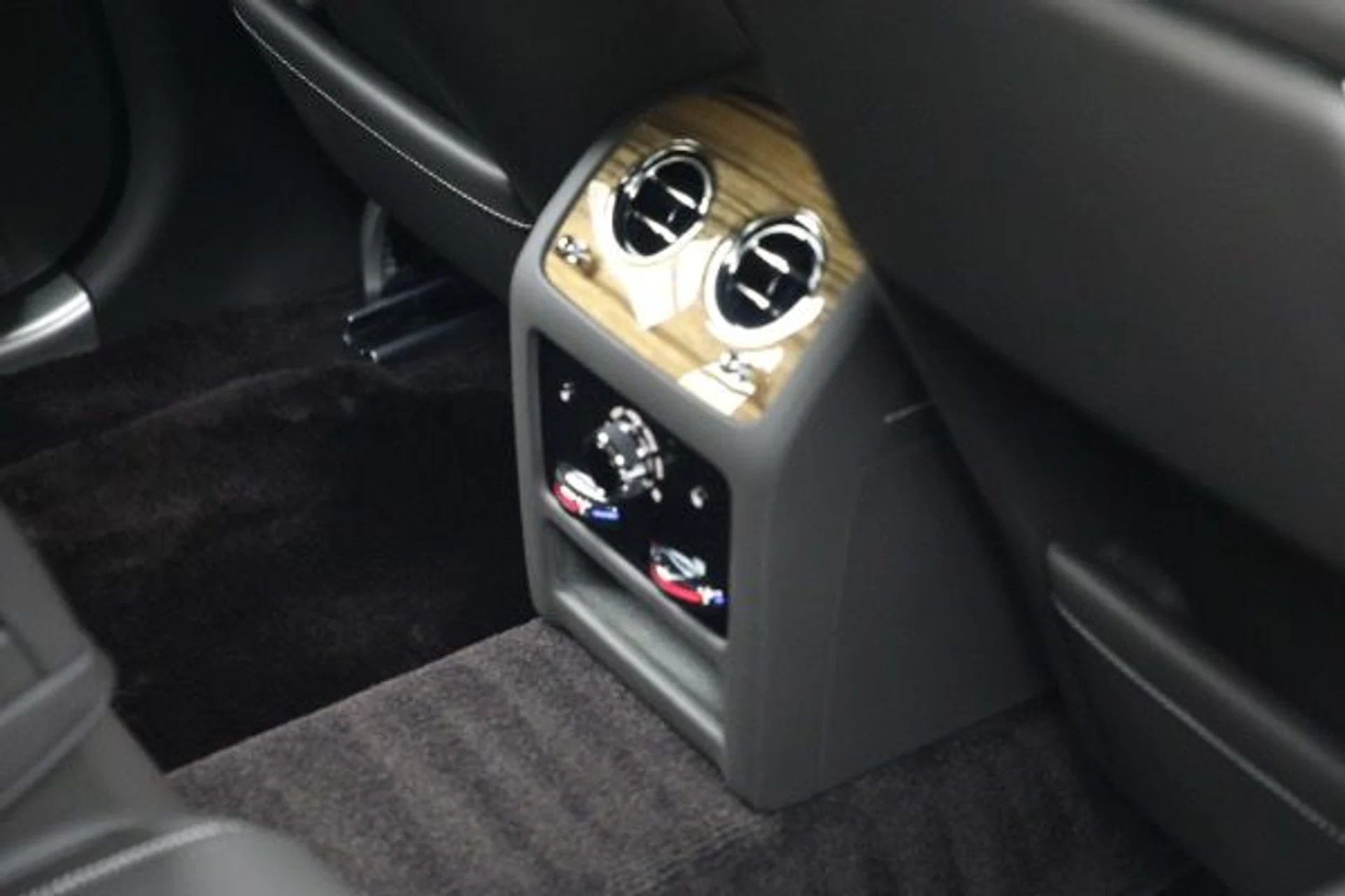 mph018_1313547478_Used_2024_Rolls_Royce_Ghost_c1fac7d5d2