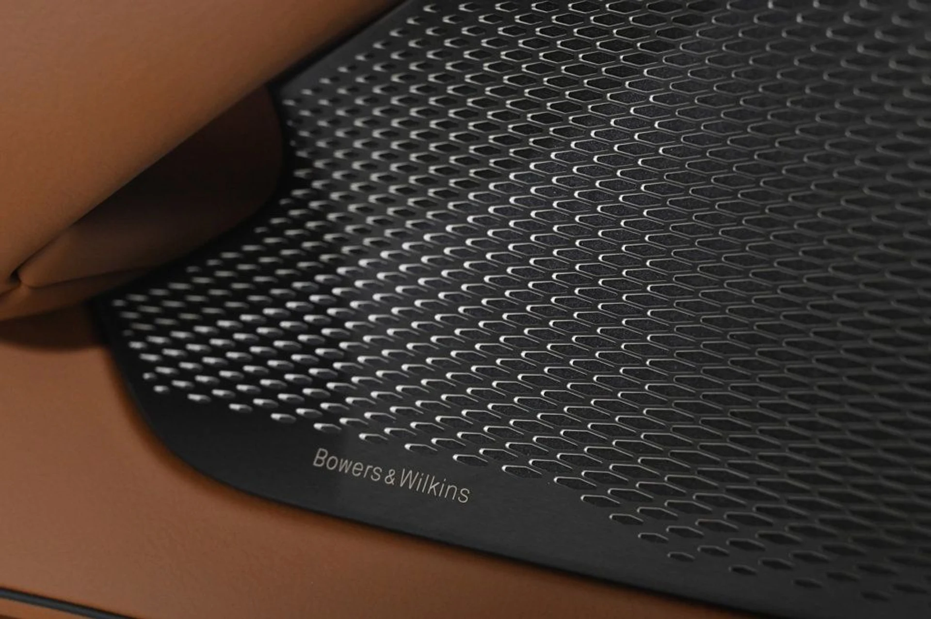 mph018_1315608697_new_2026_aston_martin_dbx_sawd_11350_22961693_18_1024_3a2a1fca30