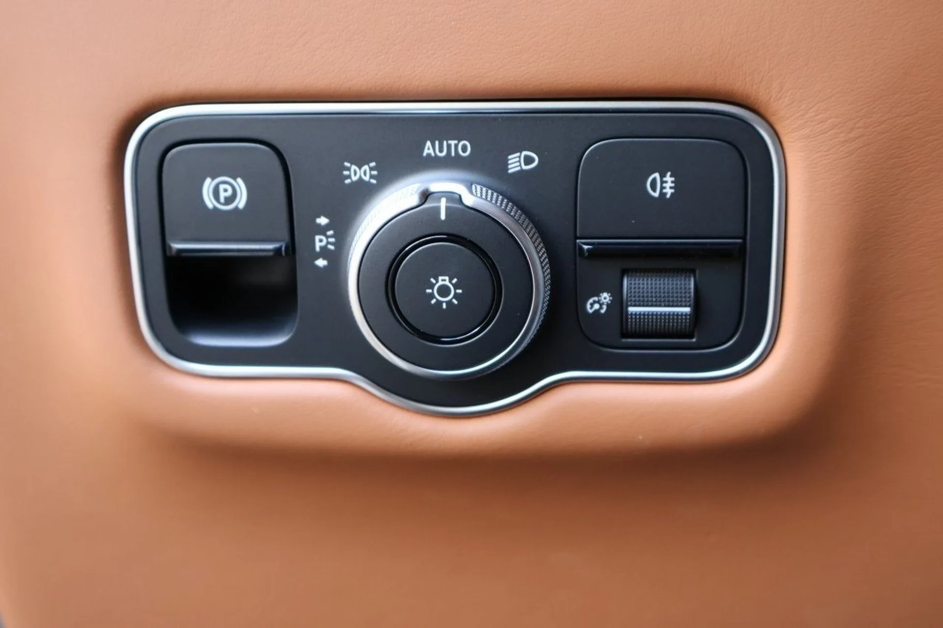 mph018_1316176880_19_557ad75fd7