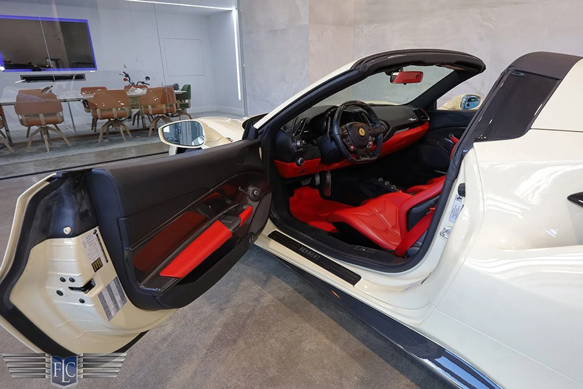 mph018_1330471696_used_2018_ferrari_488_spider_convertible_9689_22993121_19_1024_194903a724