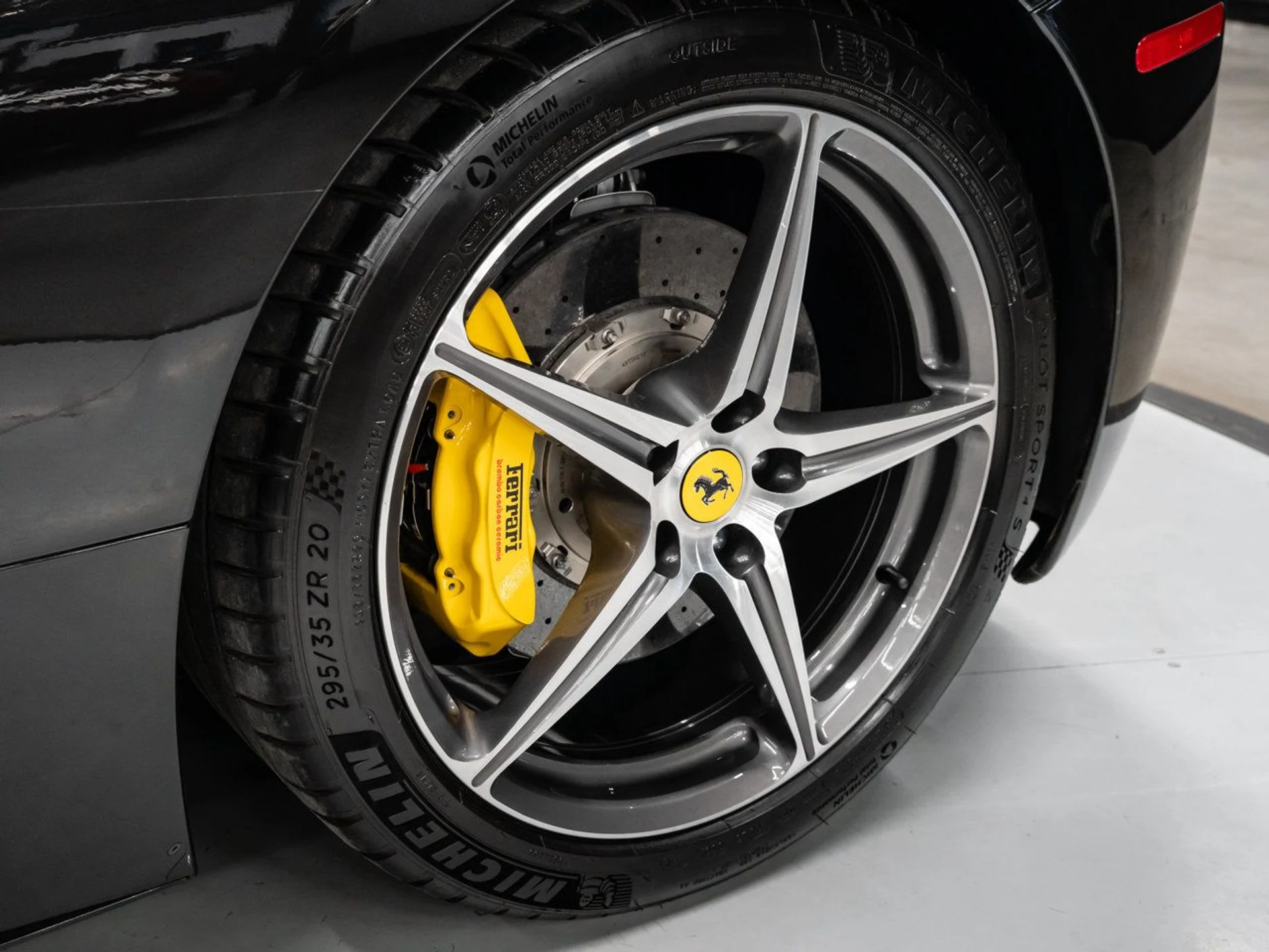 mph018_1336013659_ferrari_458_italia_2015_5b884f1901