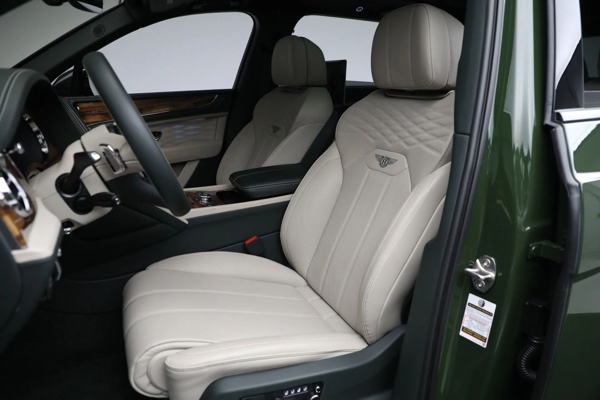 mph018_134907511_Used_2023_Bentley_Bentayga_EWB_Azure_V8_09270e64c5