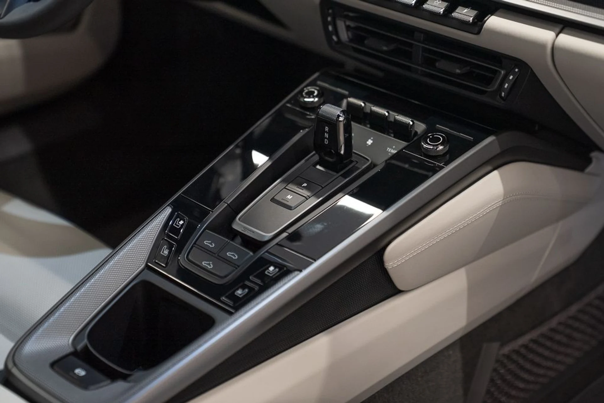 mph018_1359752392_porsche_911_2020_jpg_v_1778691807_1df917d4cf