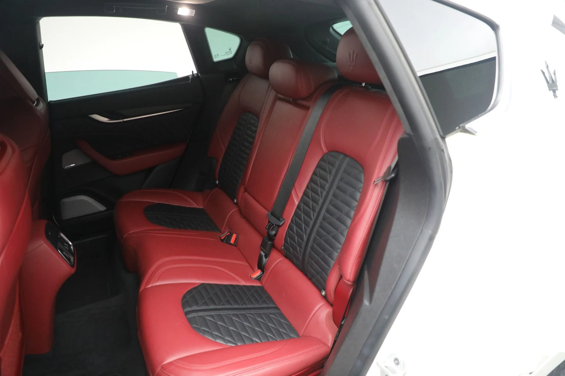 mph018_1368943028_Used_2022_Maserati_Levante_Modena_0b21efb589