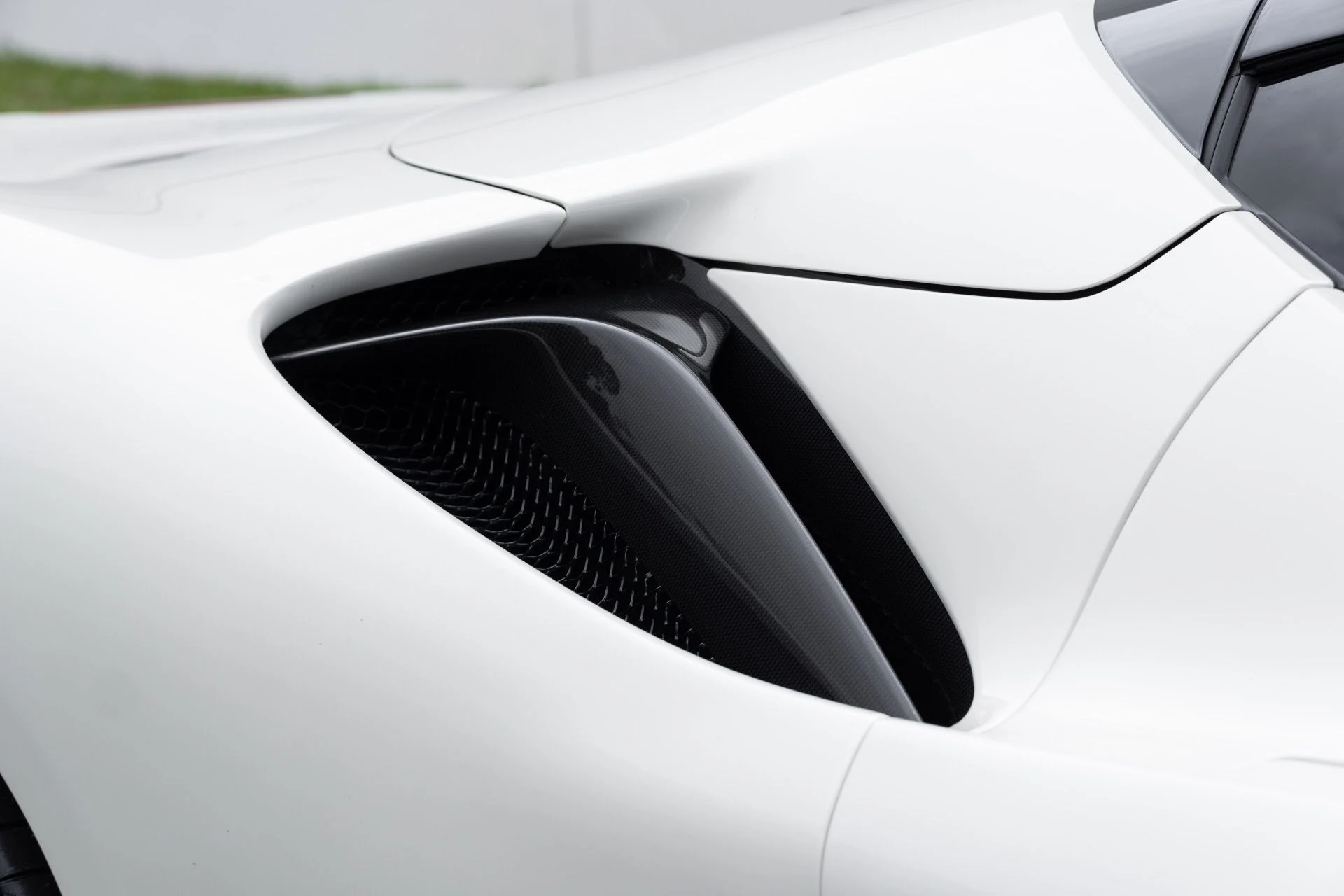 mph018_1373442272_Used_2024_Ferrari_SF_90_Spider_1775624639_47b4ba7e3b