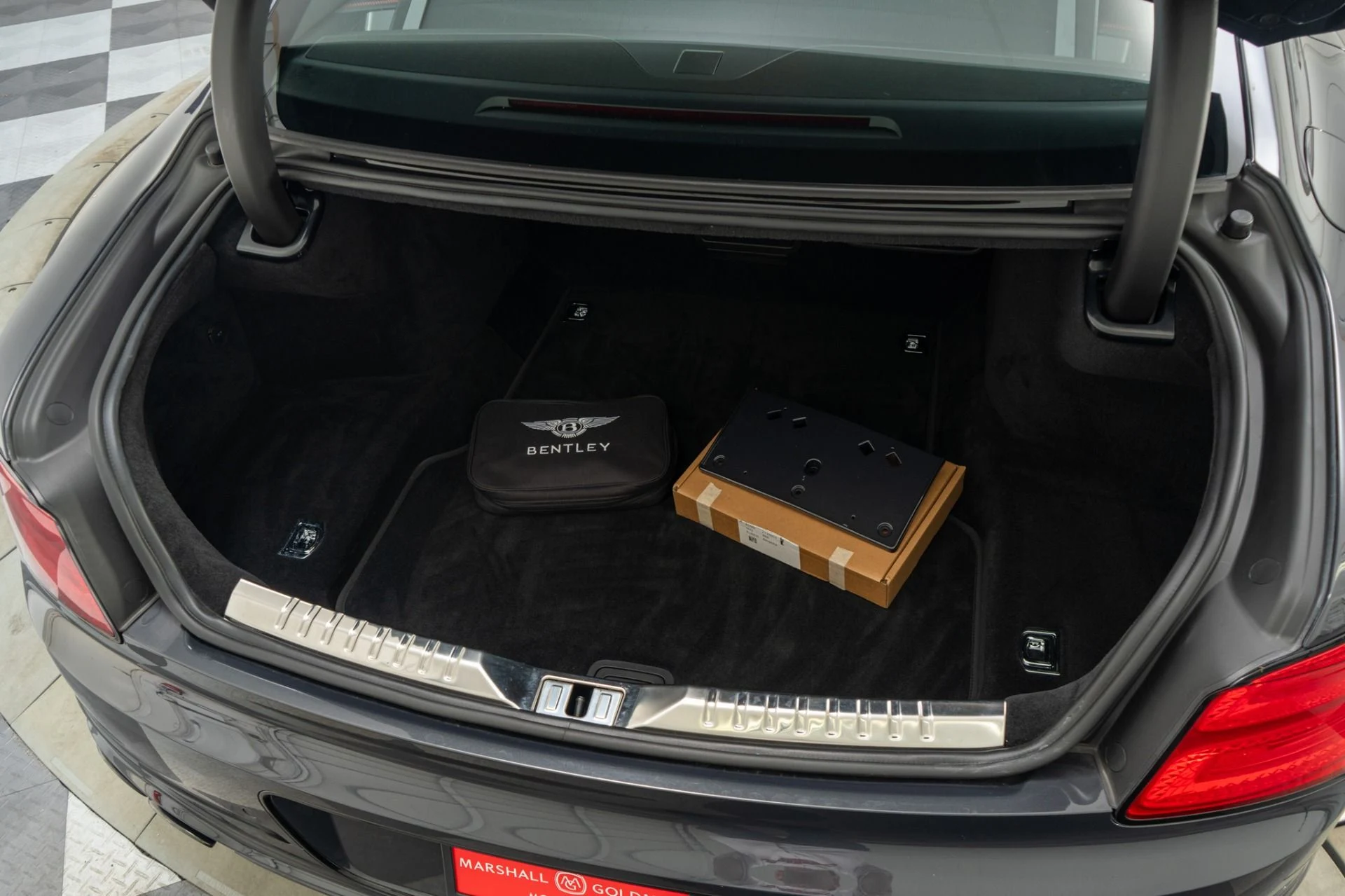 mph018_1376512658_Used_2024_Bentley_Flying_Spur_Edition_8_243_K_MSRP_Rotating_Display_Panoramic_Roof_1782501825_29f677f369