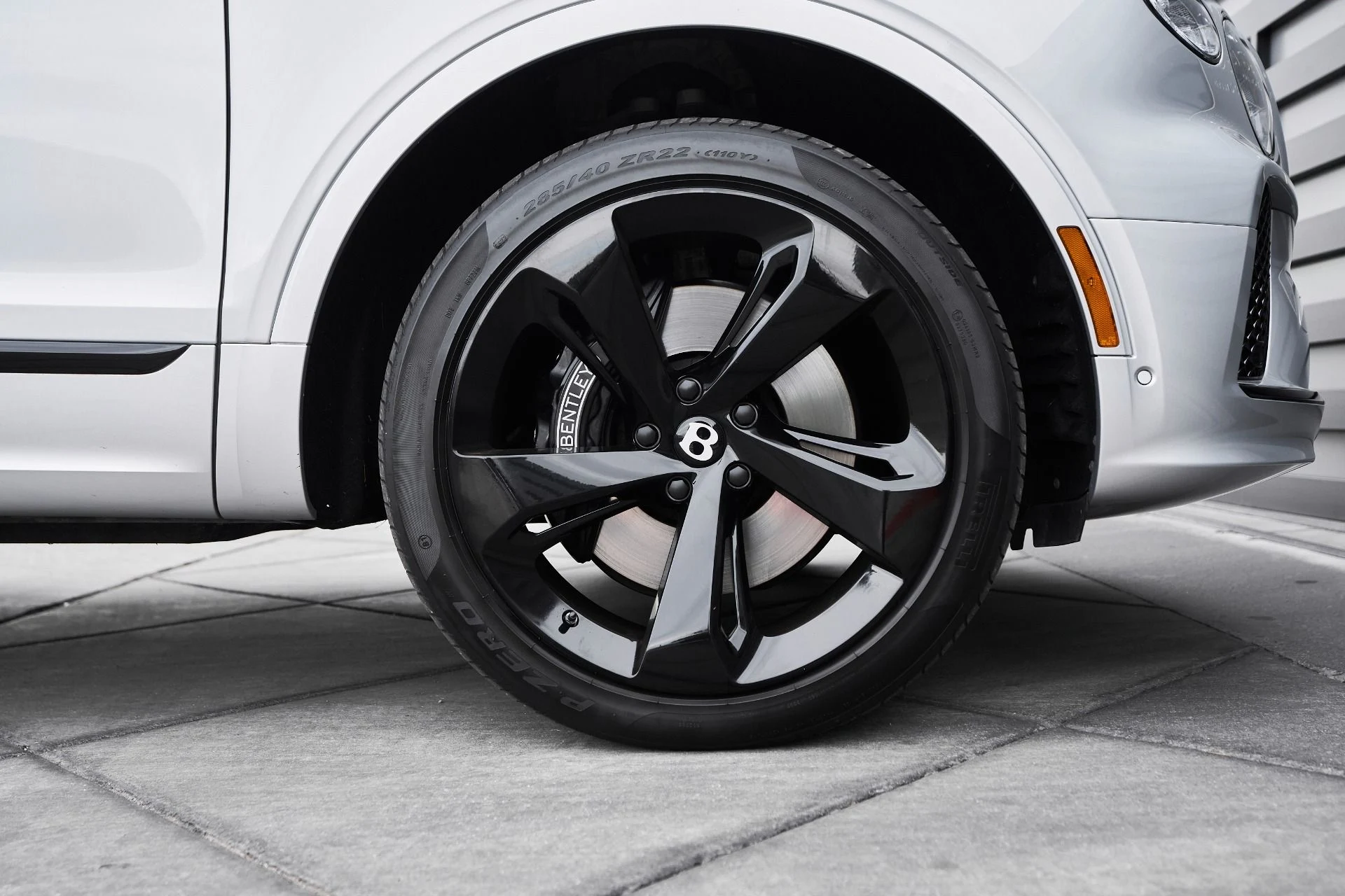 mph018_1387893102_Used_2023_Bentley_Bentayga_EWB_Azure_1763502490_d6fd5e1a59