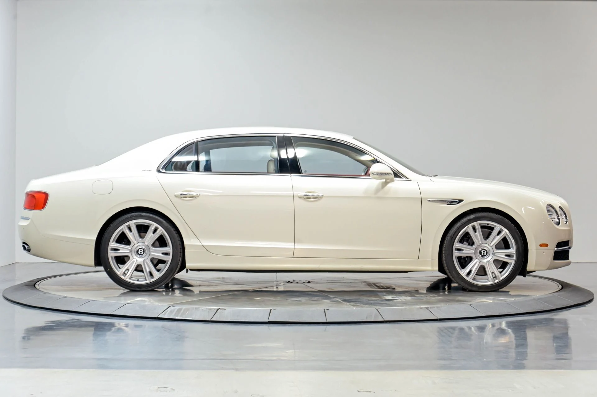 mph018_1388407141_Used_2016_Bentley_Flying_Spur_W12_1781280992_b0e82c9689