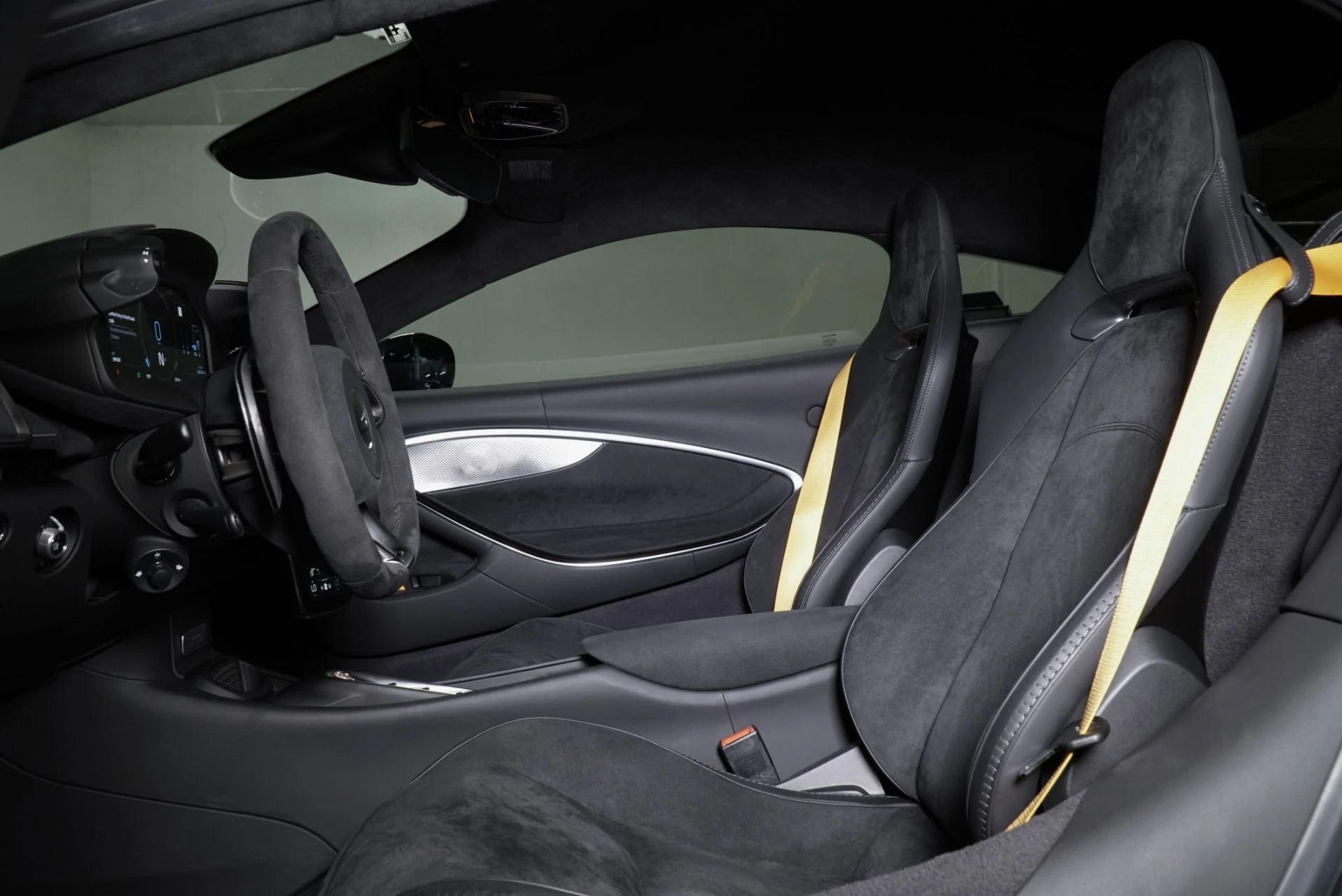 mph018_1395432241_Used_2025_Mc_Laren_Artura_1760457581_96950dcc39