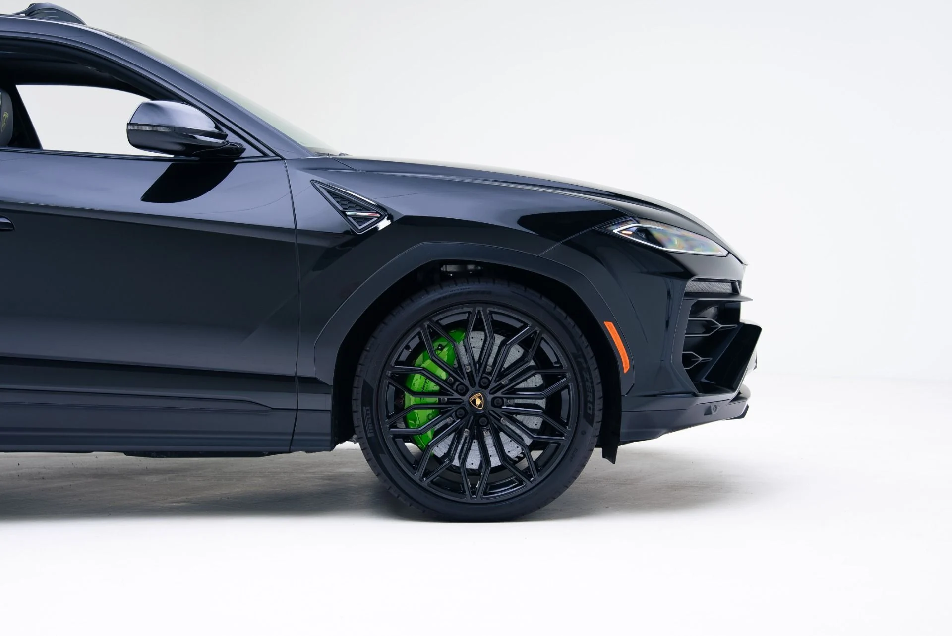 mph018_1396961010_Used_2025_Lamborghini_Urus_SE_1767912107_50990e3b81